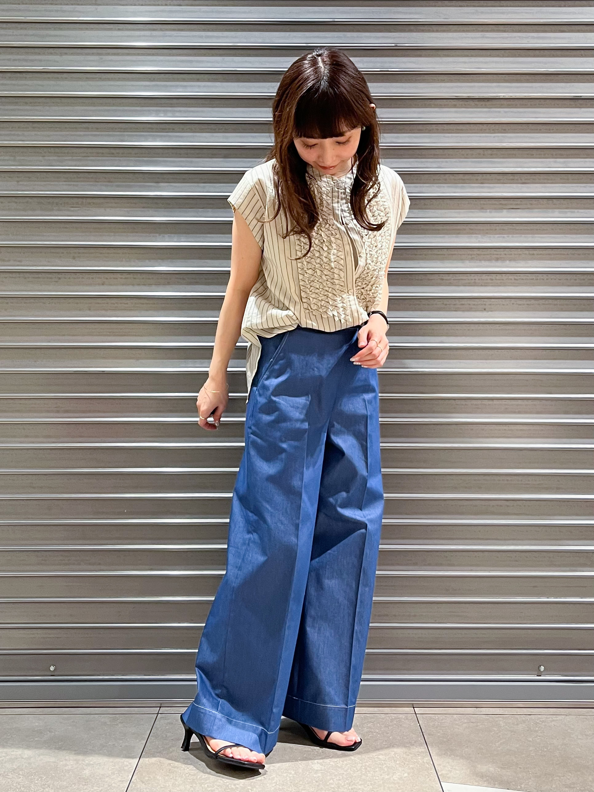 じゅんさんの「DRESSTERIOR｜ストライプフレンチスリーブフリルブラウス」を使ったコーディネート