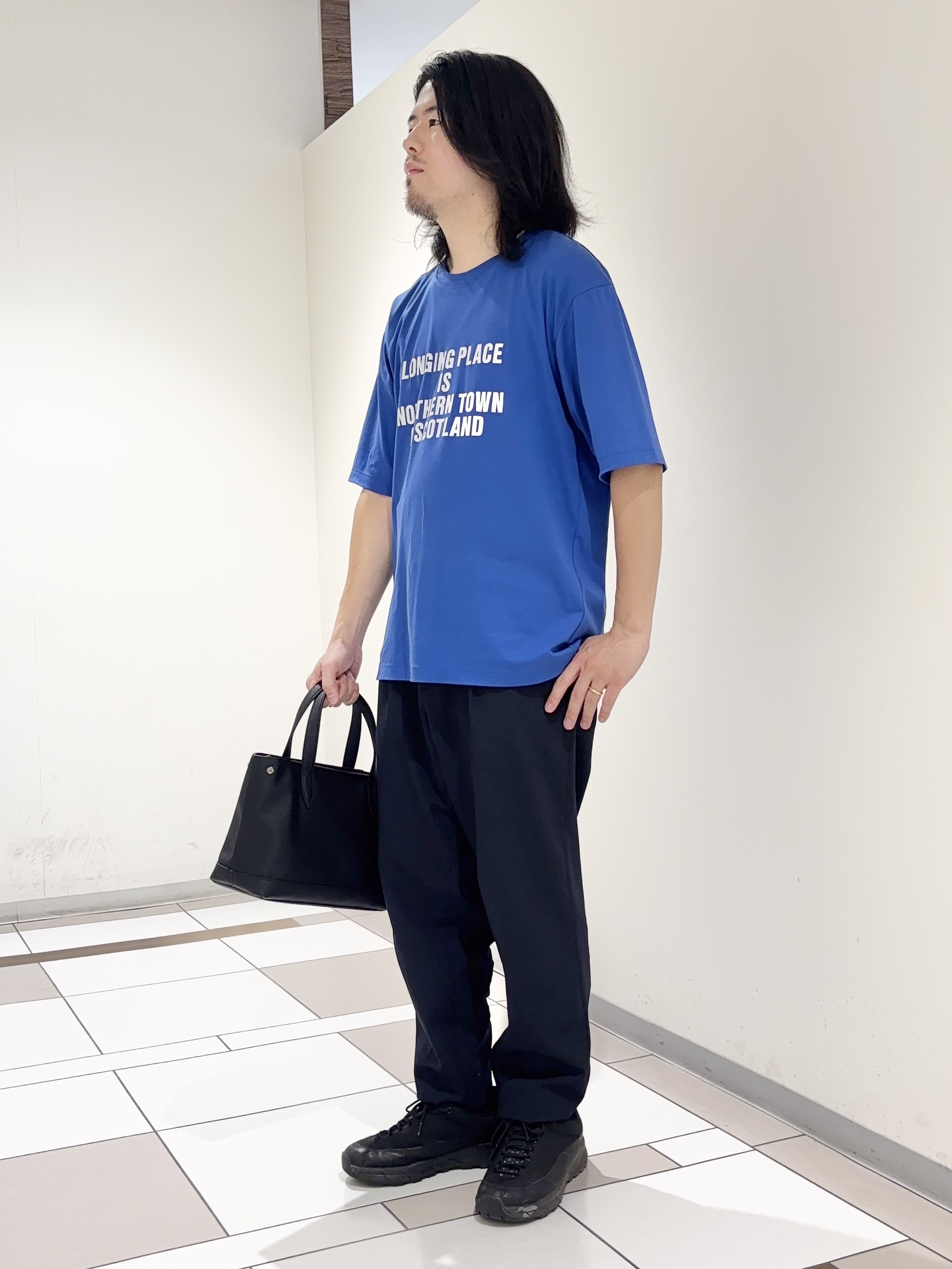 及川さんの「TAKEO KIKUCHI｜【BOWLER HAT LABEL】アイスクリアコットン バッククロスピストル 半袖Tシャツ」を使ったコーディネート