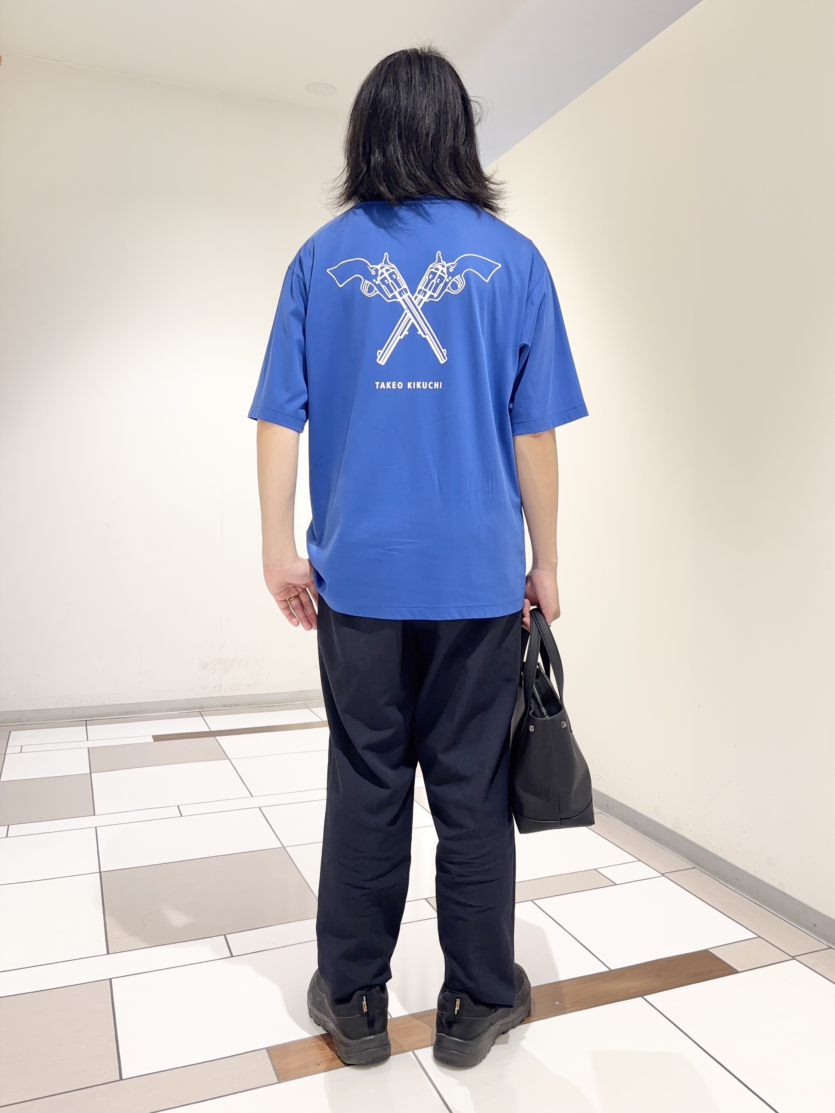及川さんの「TAKEO KIKUCHI｜【BOWLER HAT LABEL】アイスクリアコットン バッククロスピストル 半袖Tシャツ」を使ったコーディネート