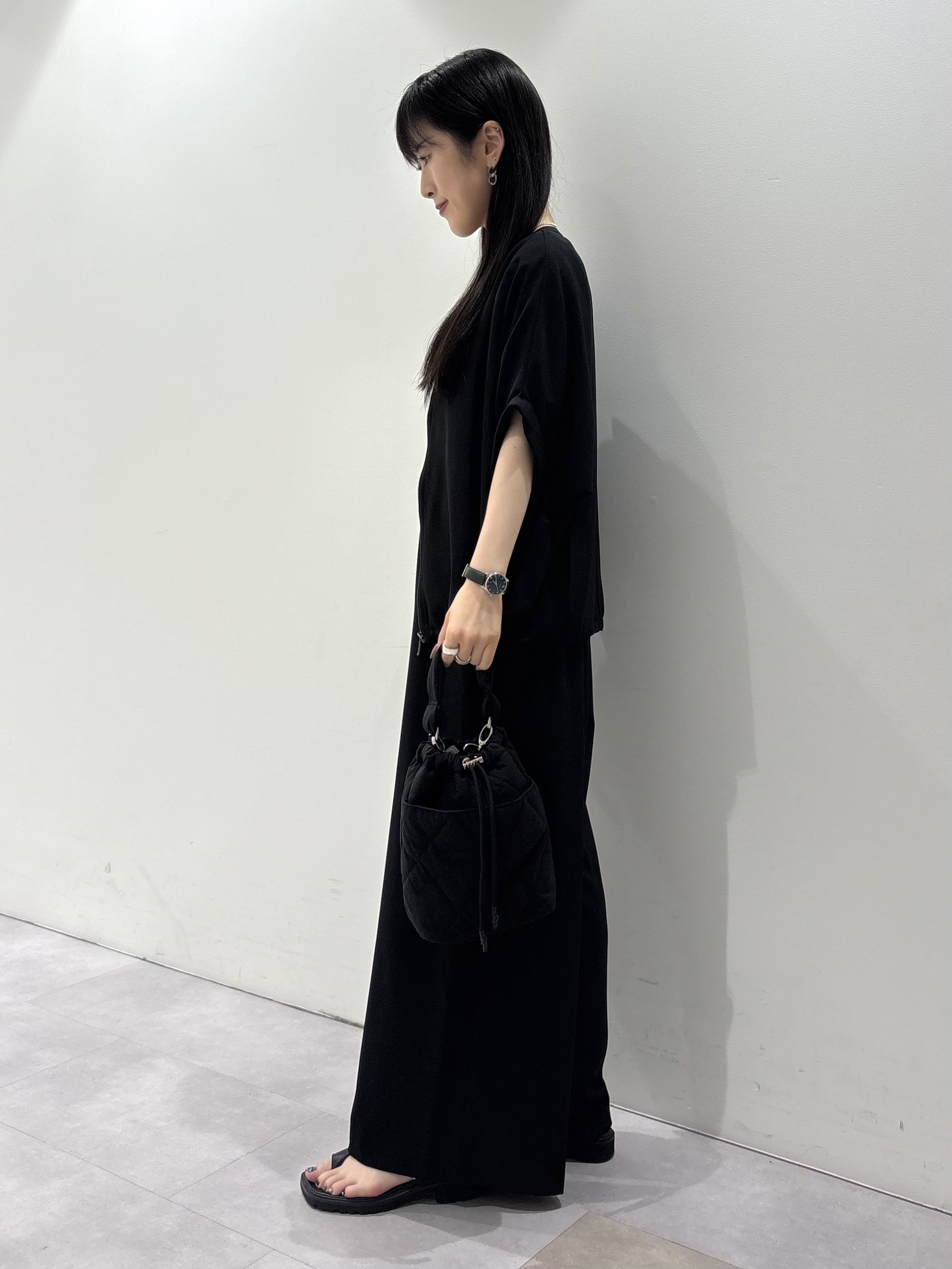 KEIKOさんの「INDIVI｜【夏羽織り/着る日傘】ドルマンフォルムブルゾン」を使ったコーディネート