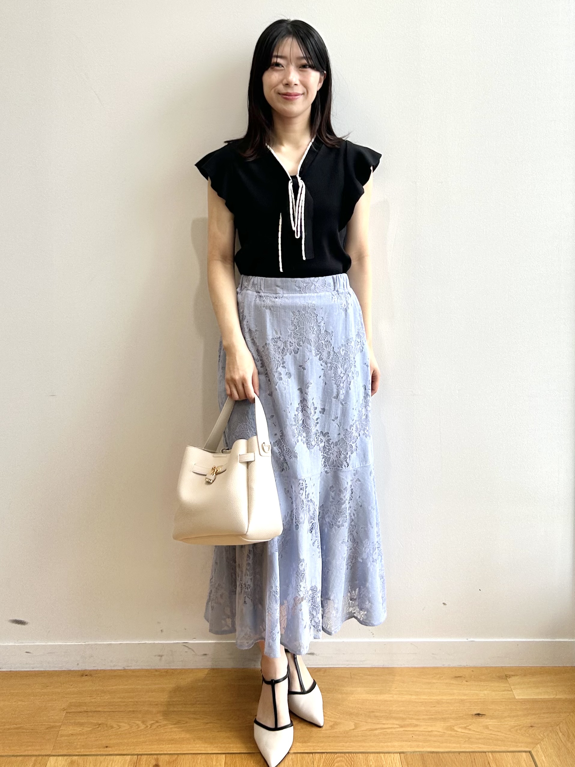 RINAさんの「index｜【UVケア／接触冷感】バイカラーボウタイフリルトップス《洗濯機OK》」を使ったコーディネート