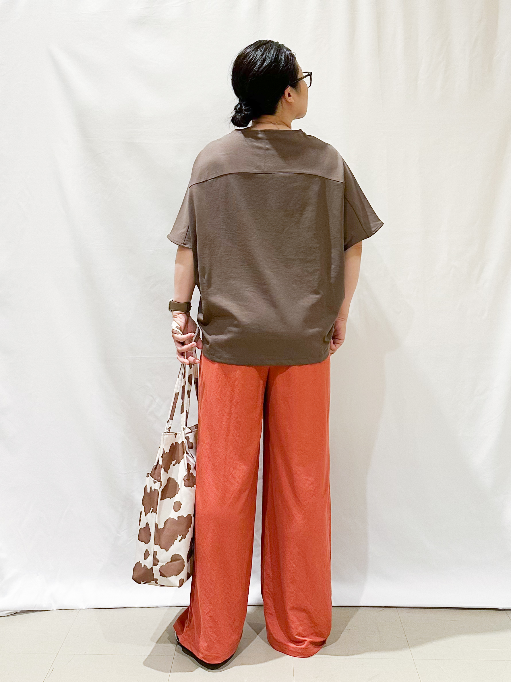 umeさんの「SHOO･LA･RUE｜【洗濯機可/体型カバー】インせず着られる 上品見えのドルマントップス」を使ったコーディネート
