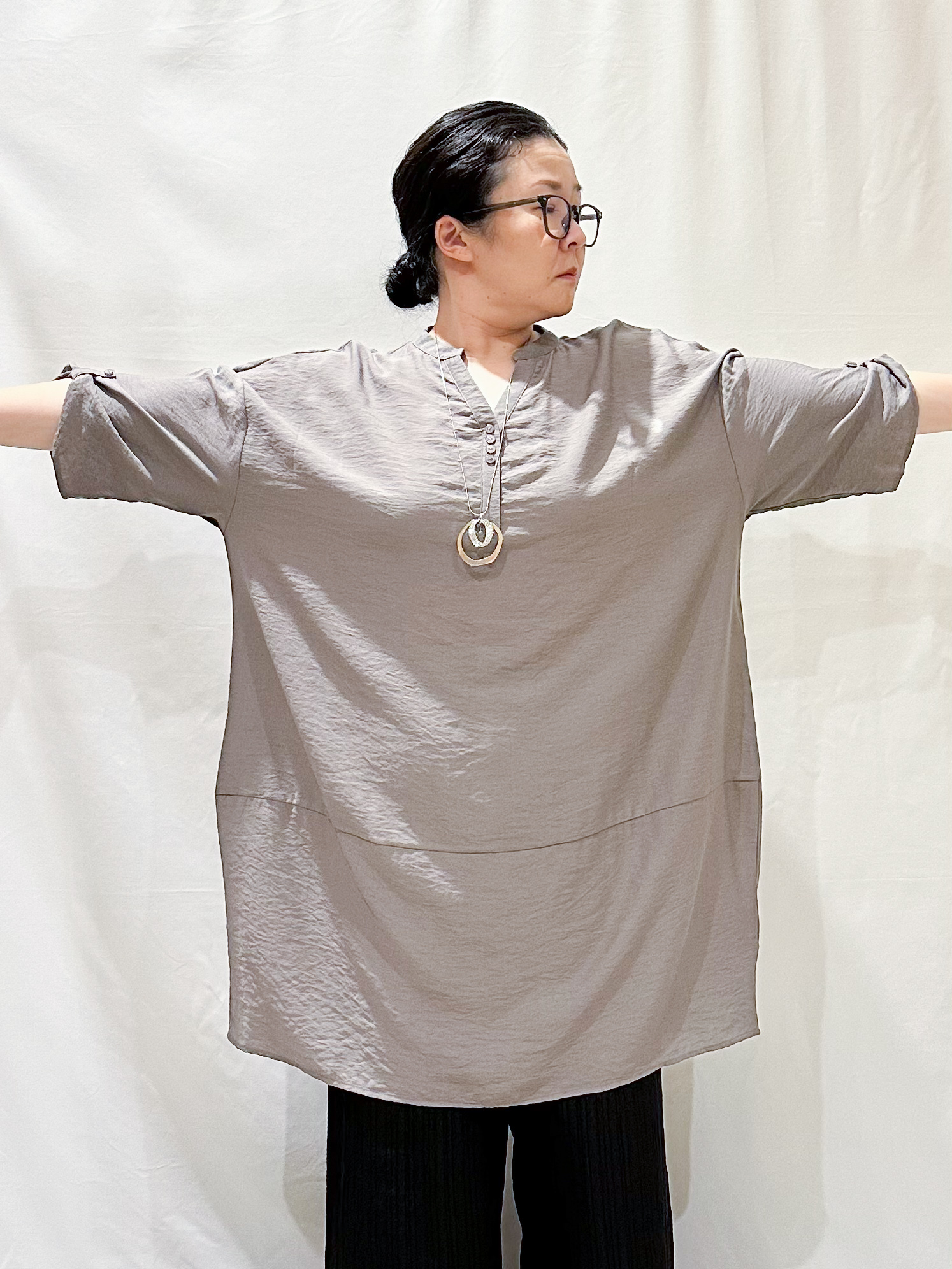 umeさんの「SHOO･LA･RUE｜【S-LL/洗濯後しわになりにくい】ゆるっと体型カバー 7分袖コクーンチュニック」を使ったコーディネート