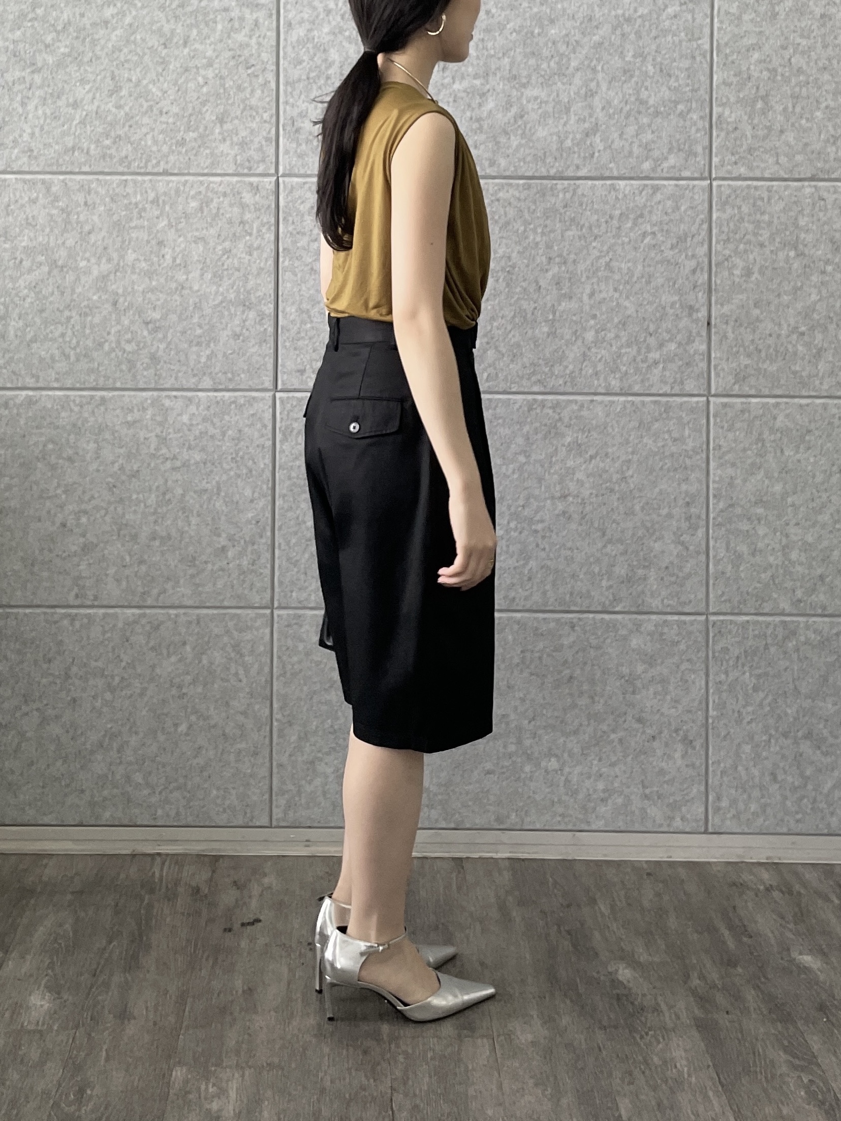 rinaさんの「INDIVI｜アシメドレープカットソー」を使ったコーディネート