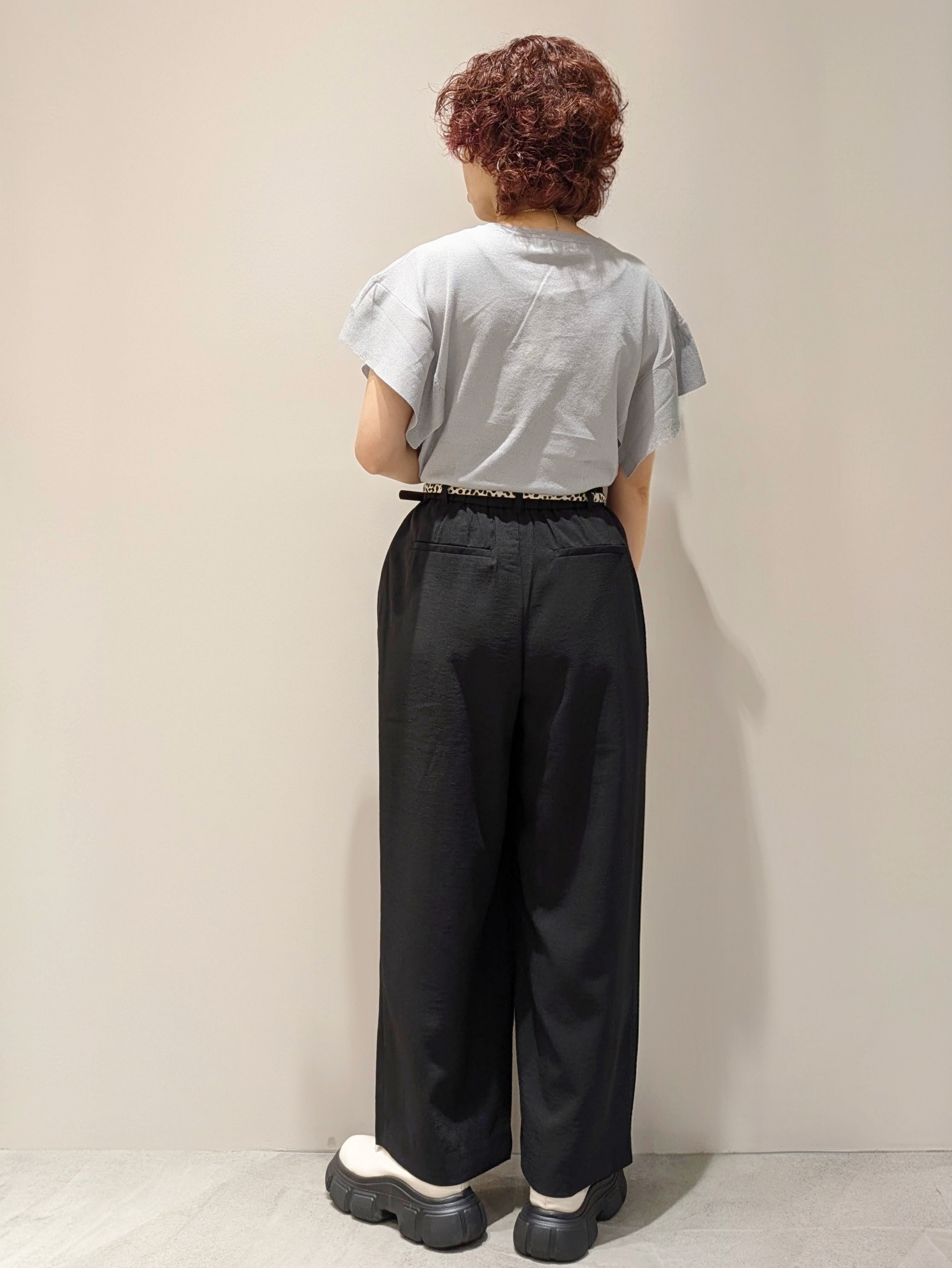 4410さんの「OPAQUE.CLIP｜『STORY Web7月掲載』ドライタッチラメニット《UV／洗える／6col》」を使ったコーディネート