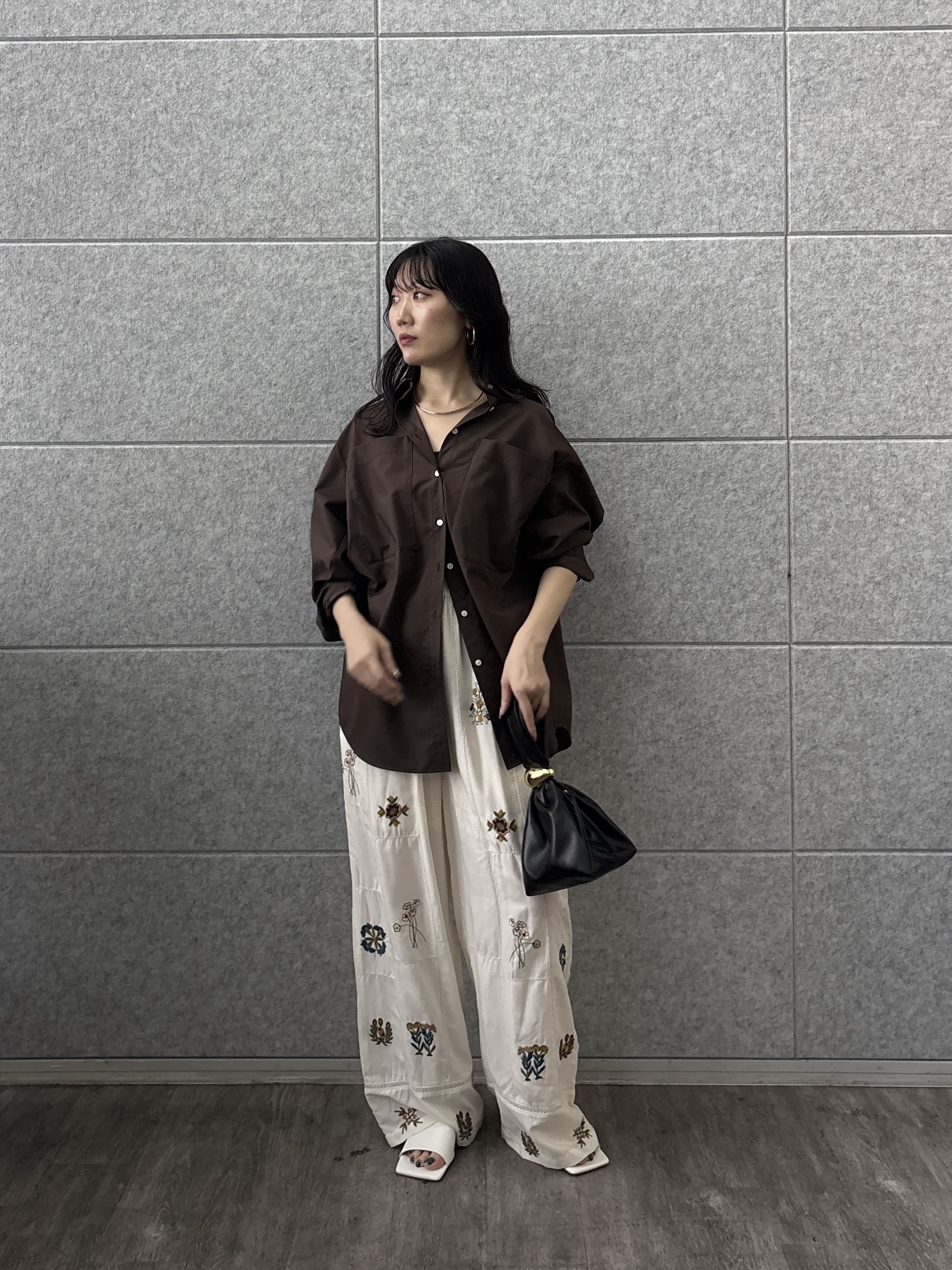 rinaさんの「INDIVI｜タイムレスフォルムシャツ」を使ったコーディネート