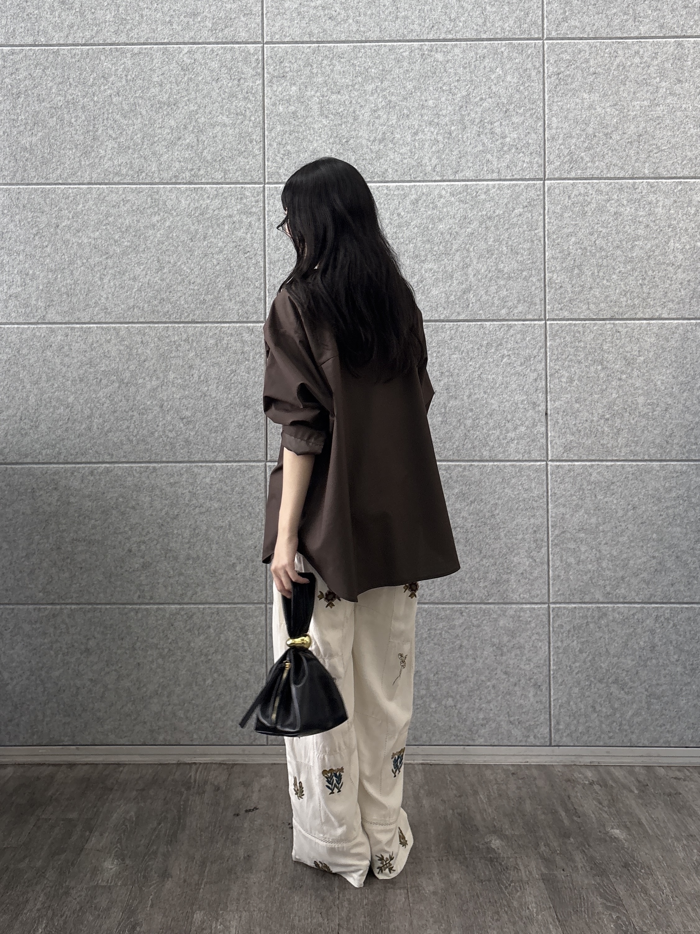 rinaさんの「INDIVI｜タイムレスフォルムシャツ」を使ったコーディネート