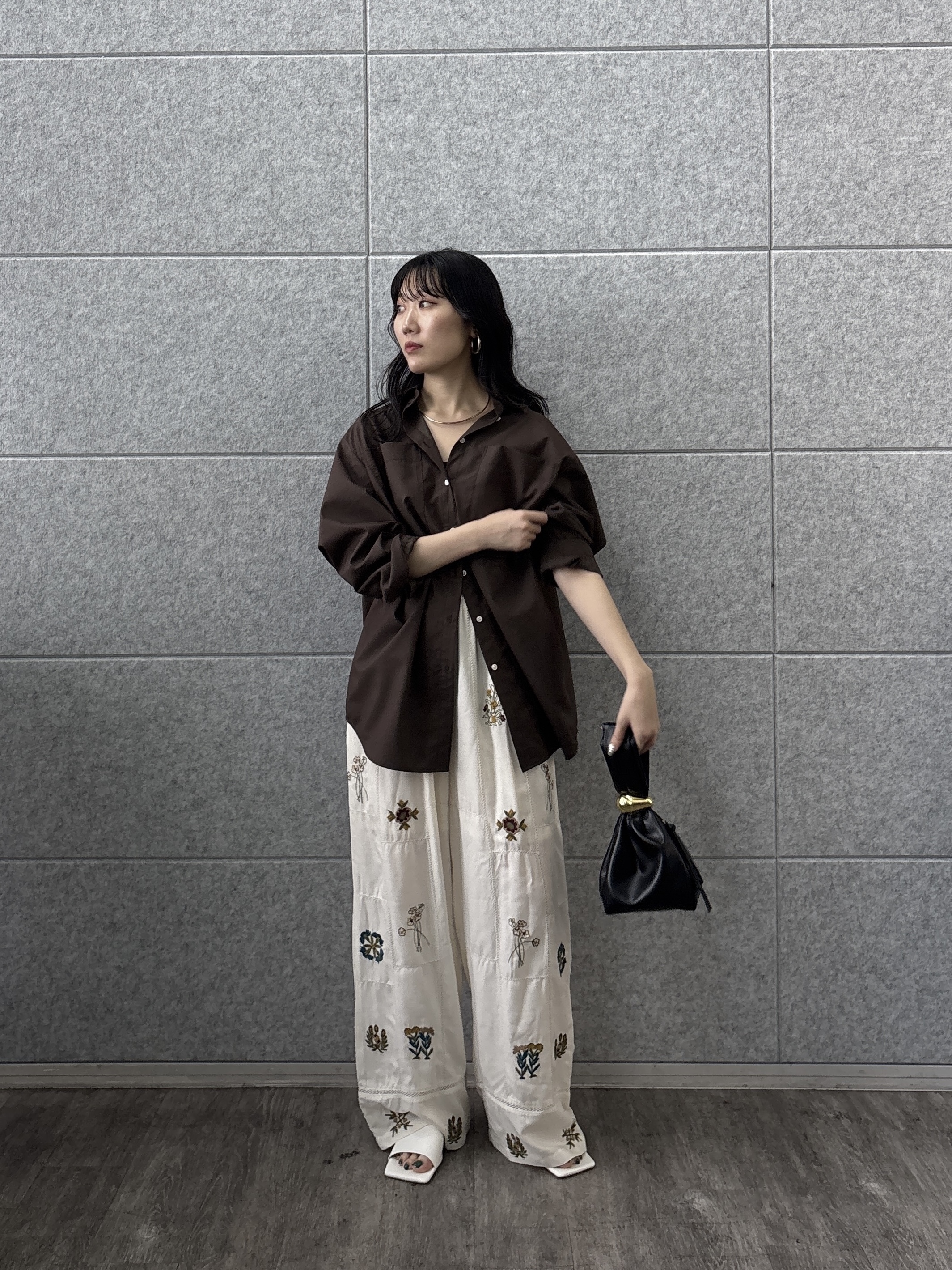 rinaさんの「INDIVI｜タイムレスフォルムシャツ」を使ったコーディネート