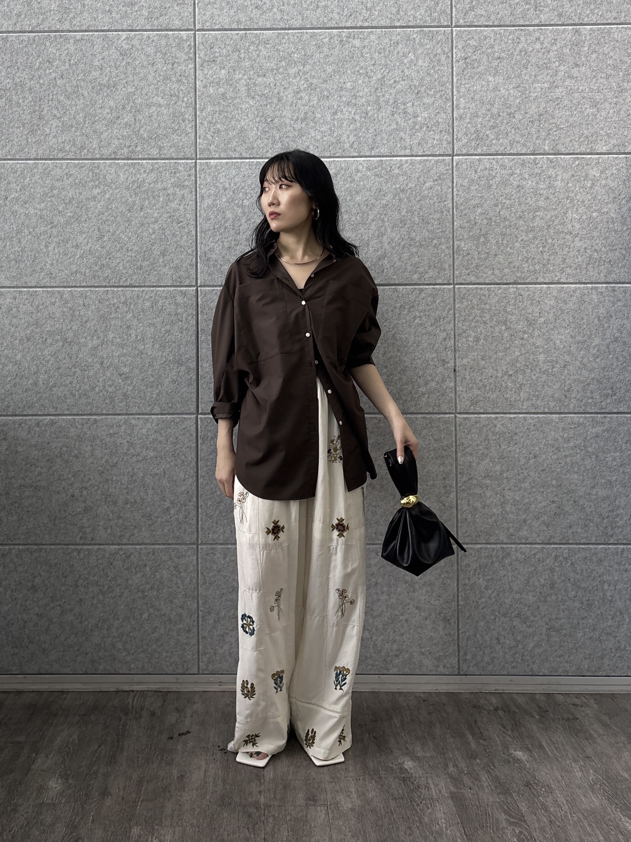 rinaさんの「INDIVI｜タイムレスフォルムシャツ」を使ったコーディネート