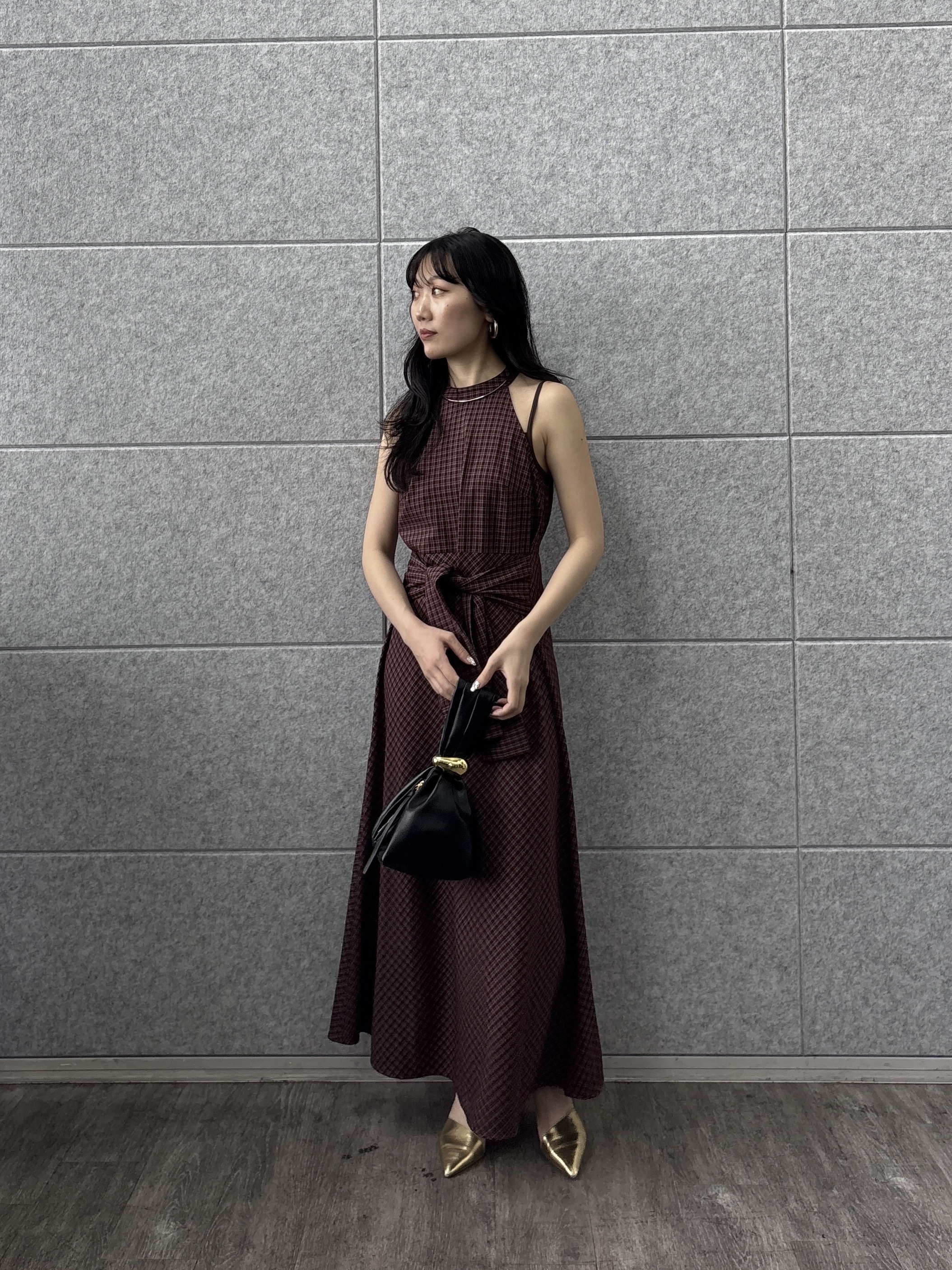 rinaさんの「INDIVI｜チェックプリントロングワンピース」を使ったコーディネート