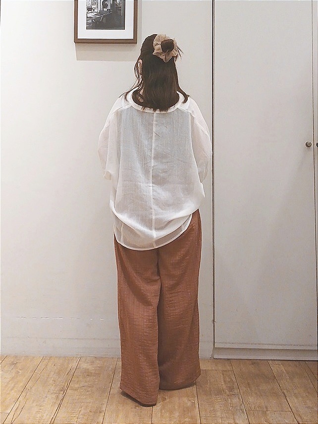 Riranさんの「SHOO･LA･RUE｜【洗濯機可/選べる6色】程よいシアー感が涼し気 ゆったりワッシャードルマンブラウス」を使ったコーディネート