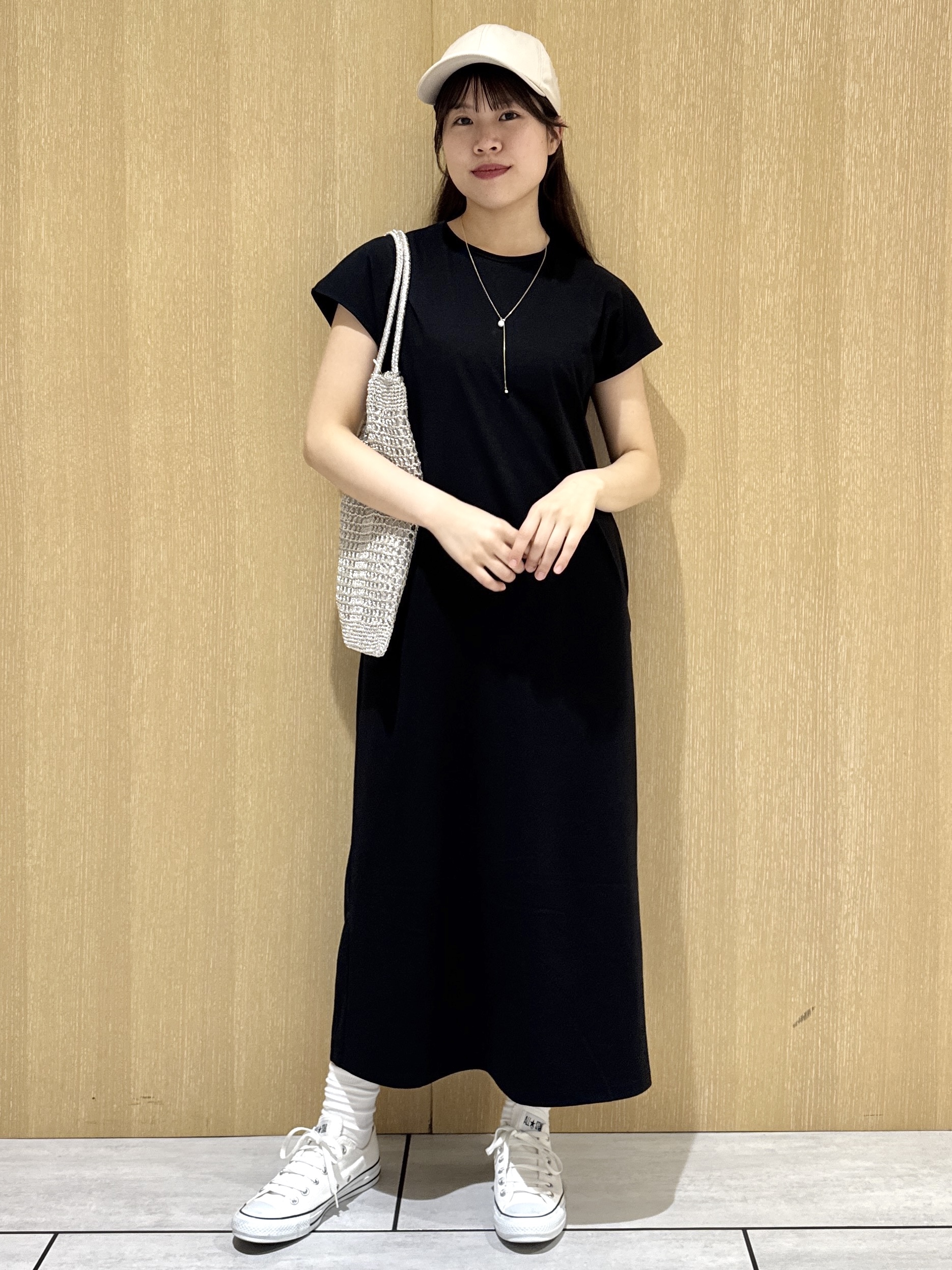 nanaさんの「UNTITLED｜【接触冷感/UVカット/遮熱/抗菌防臭】ライトプレーティングワンピース」を使ったコーディネート