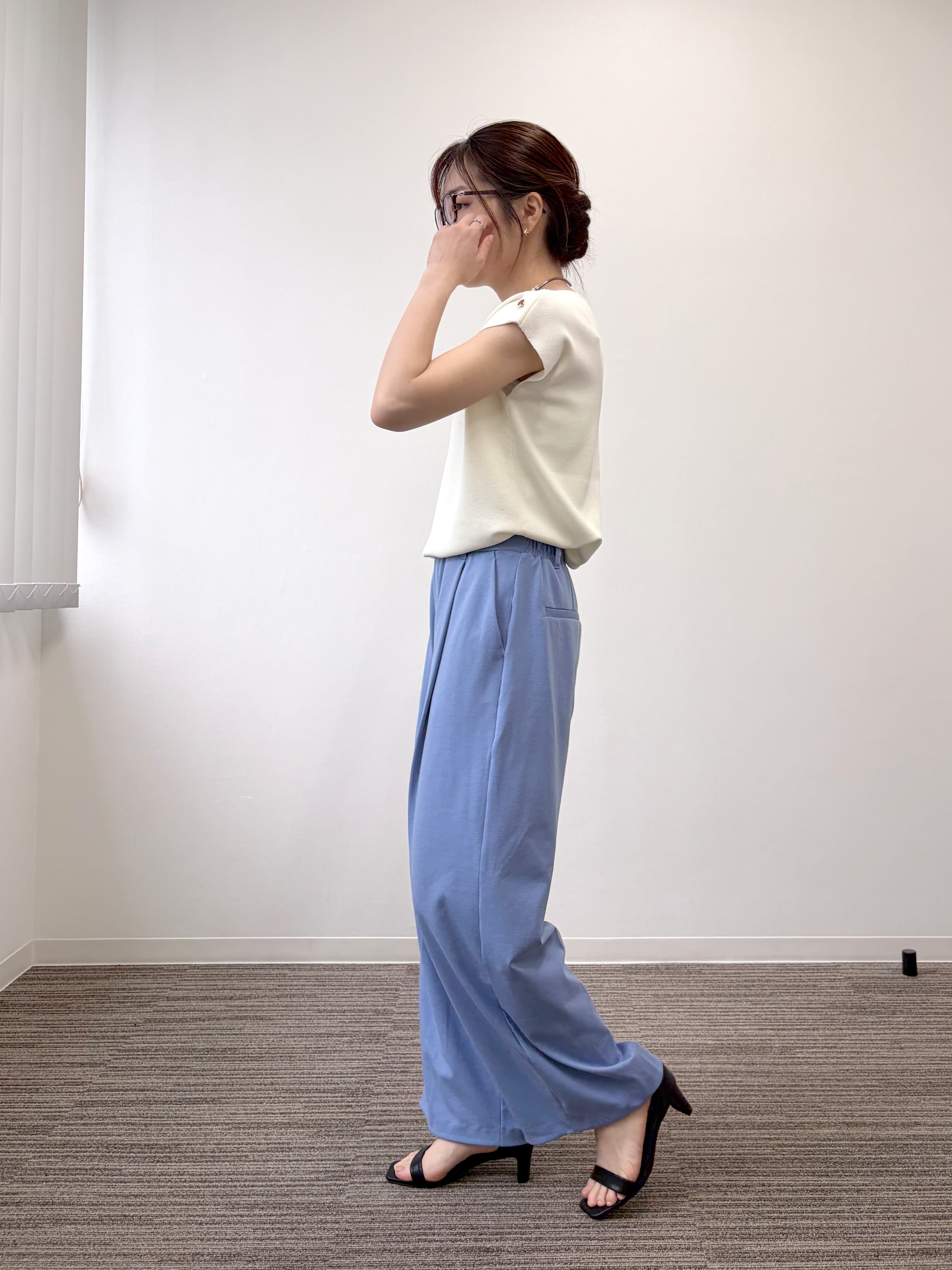 saoriさんの「【冷感・WEB限定カラー】ボタン付きフレンチスリーブニット」を使ったコーディネート