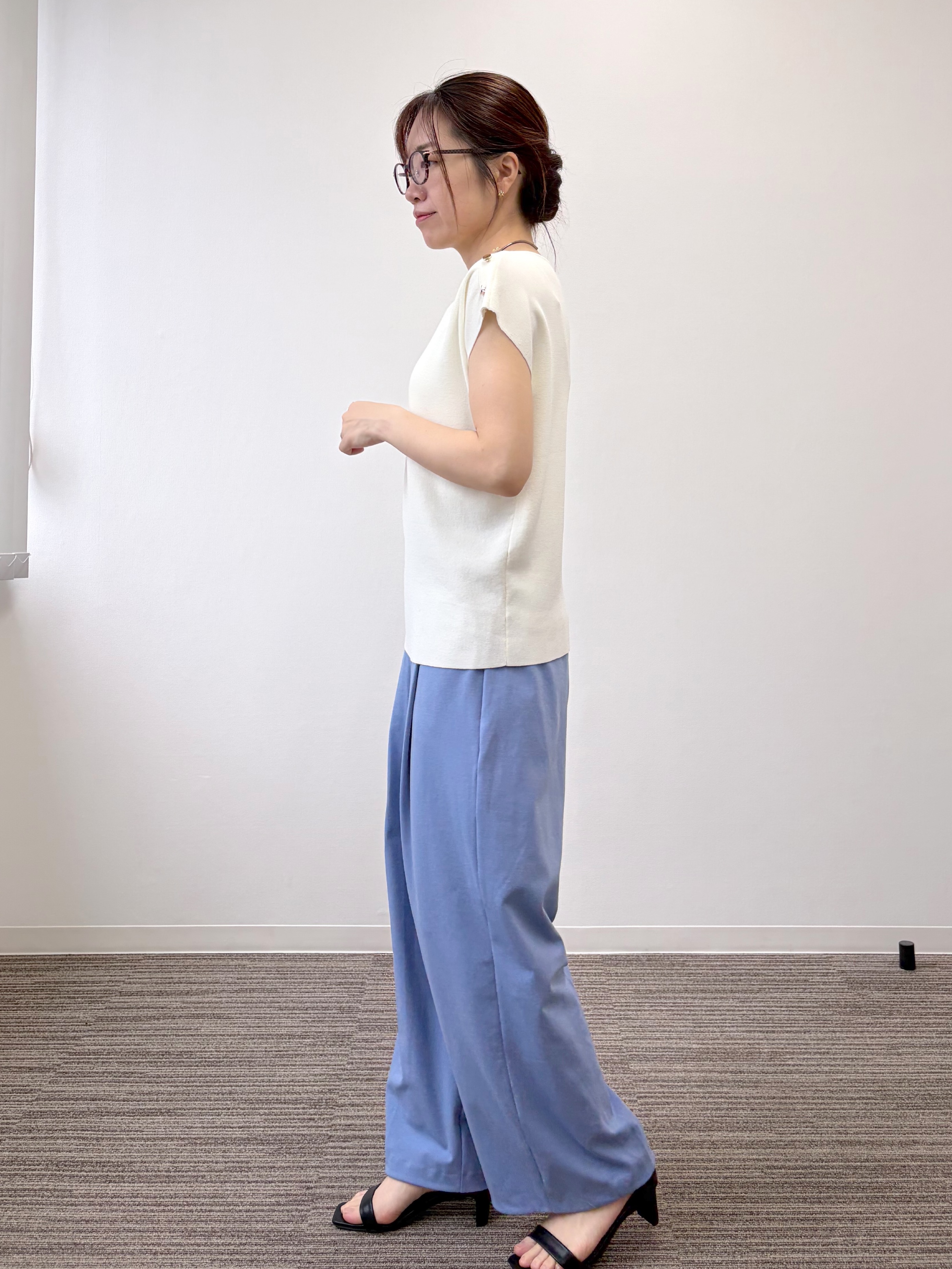 saoriさんの「【冷感・WEB限定カラー】ボタン付きフレンチスリーブニット」を使ったコーディネート