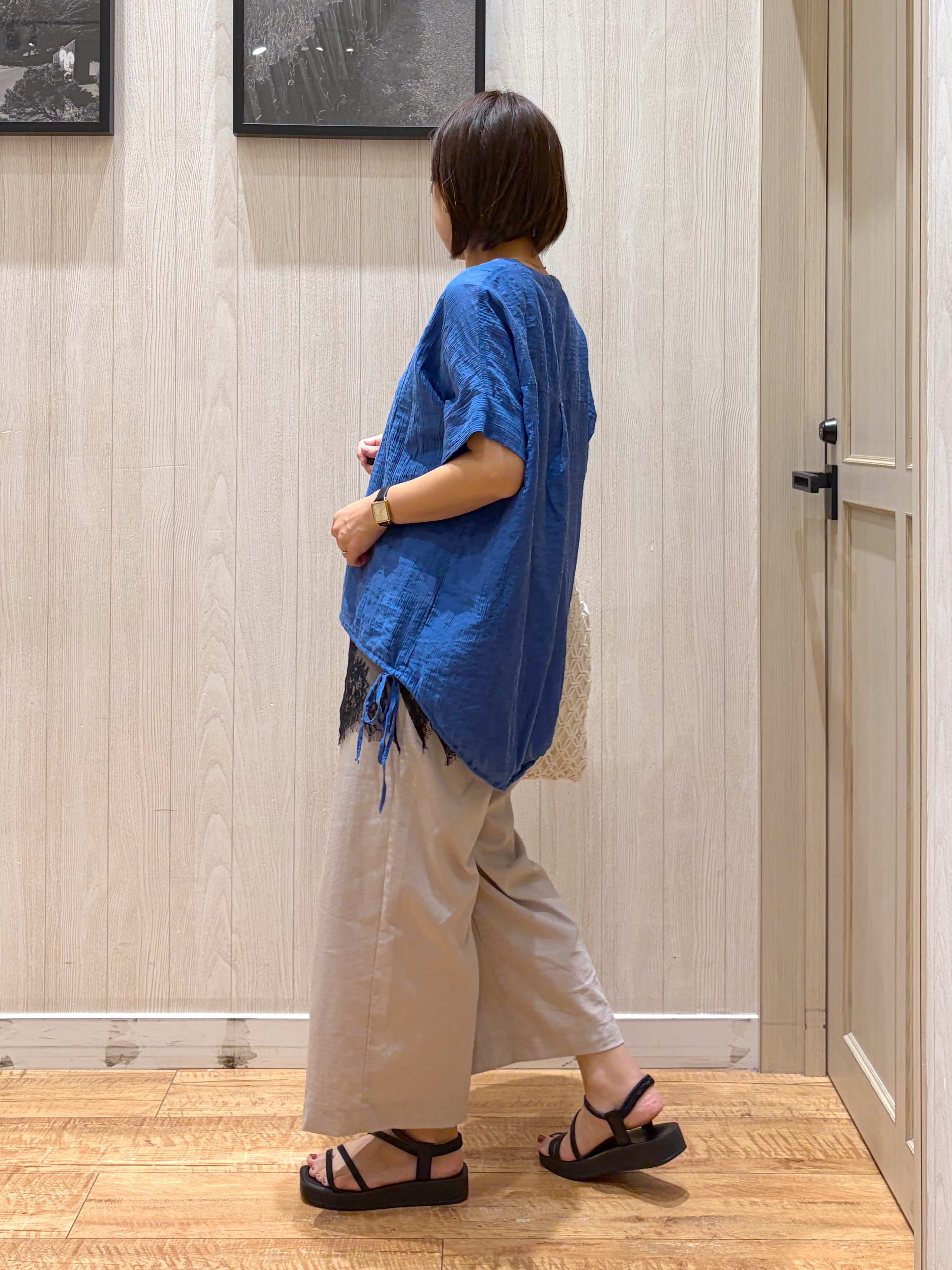 shirayuuuさんの「SHOO･LA･RUE｜【高レビュー/体型カバー】インせず着られる スキッパー裾リボンブラウス」を使ったコーディネート