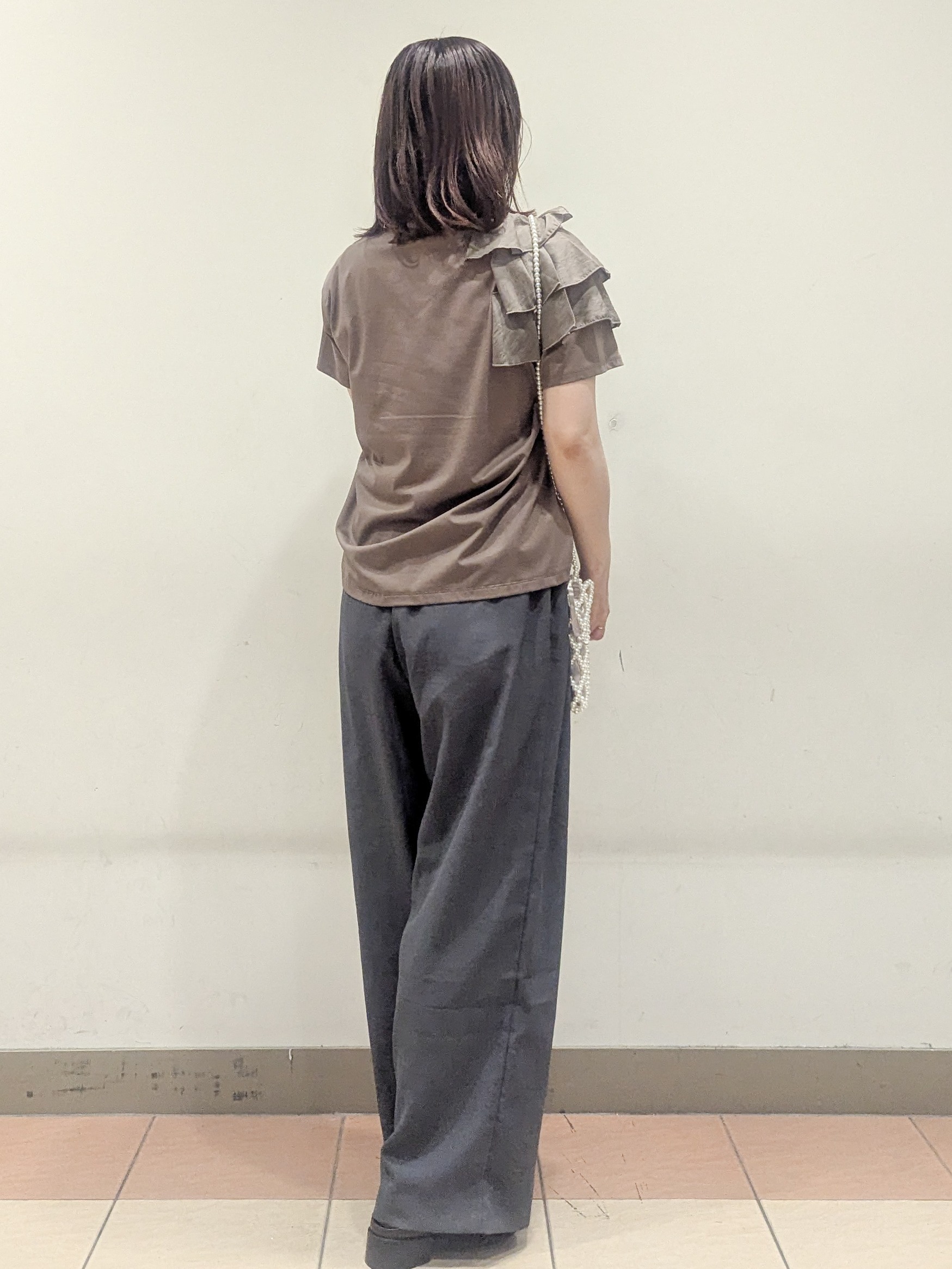 Miさんの「OPAQUE.CLIP｜【接触冷感】アシメフリルドッキングカットソー《UVケア／洗濯機OK》」を使ったコーディネート