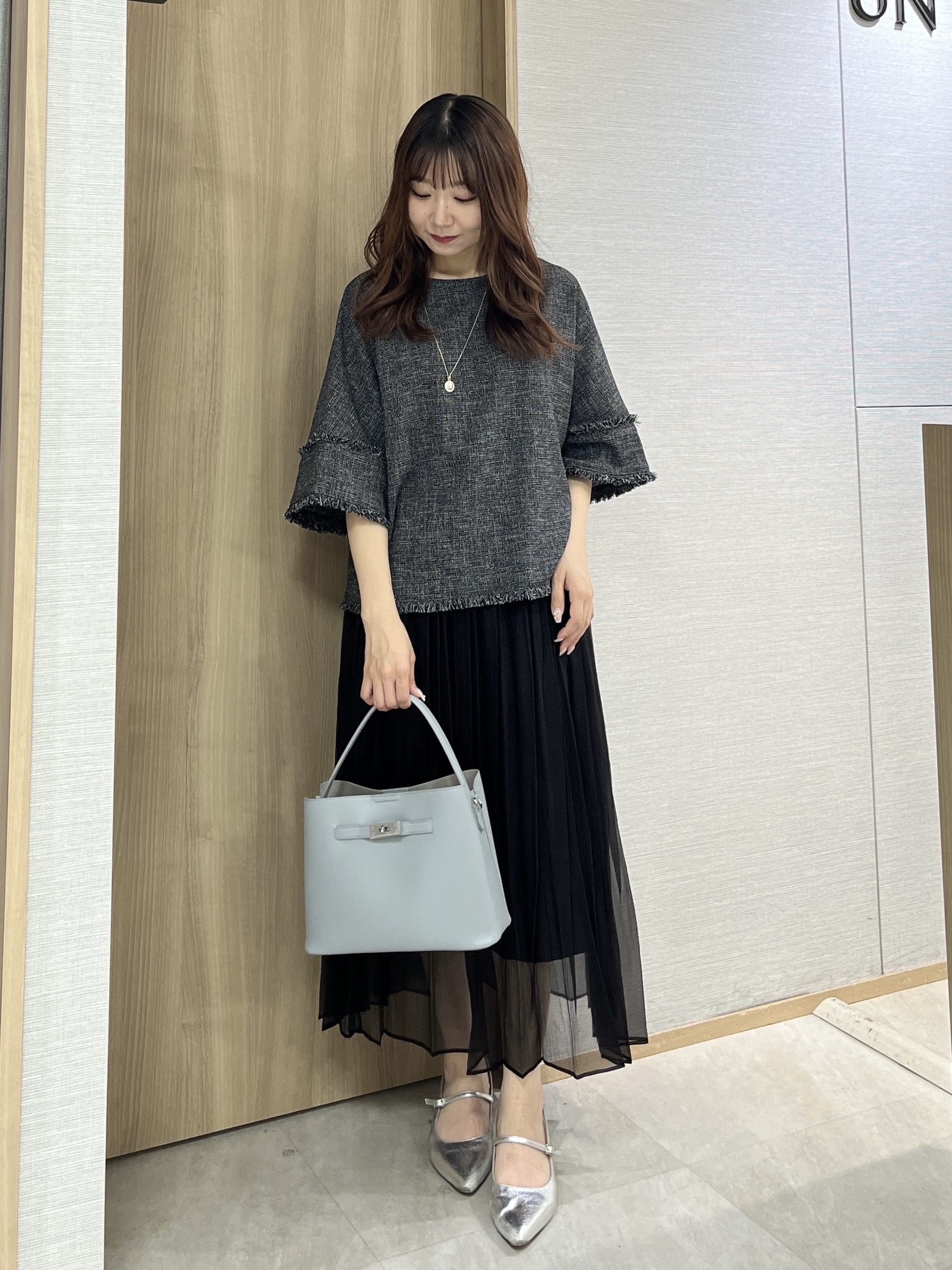 KAHOさんの「UNTITLED｜◆ドライミックスツィードブラウス」を使ったコーディネート