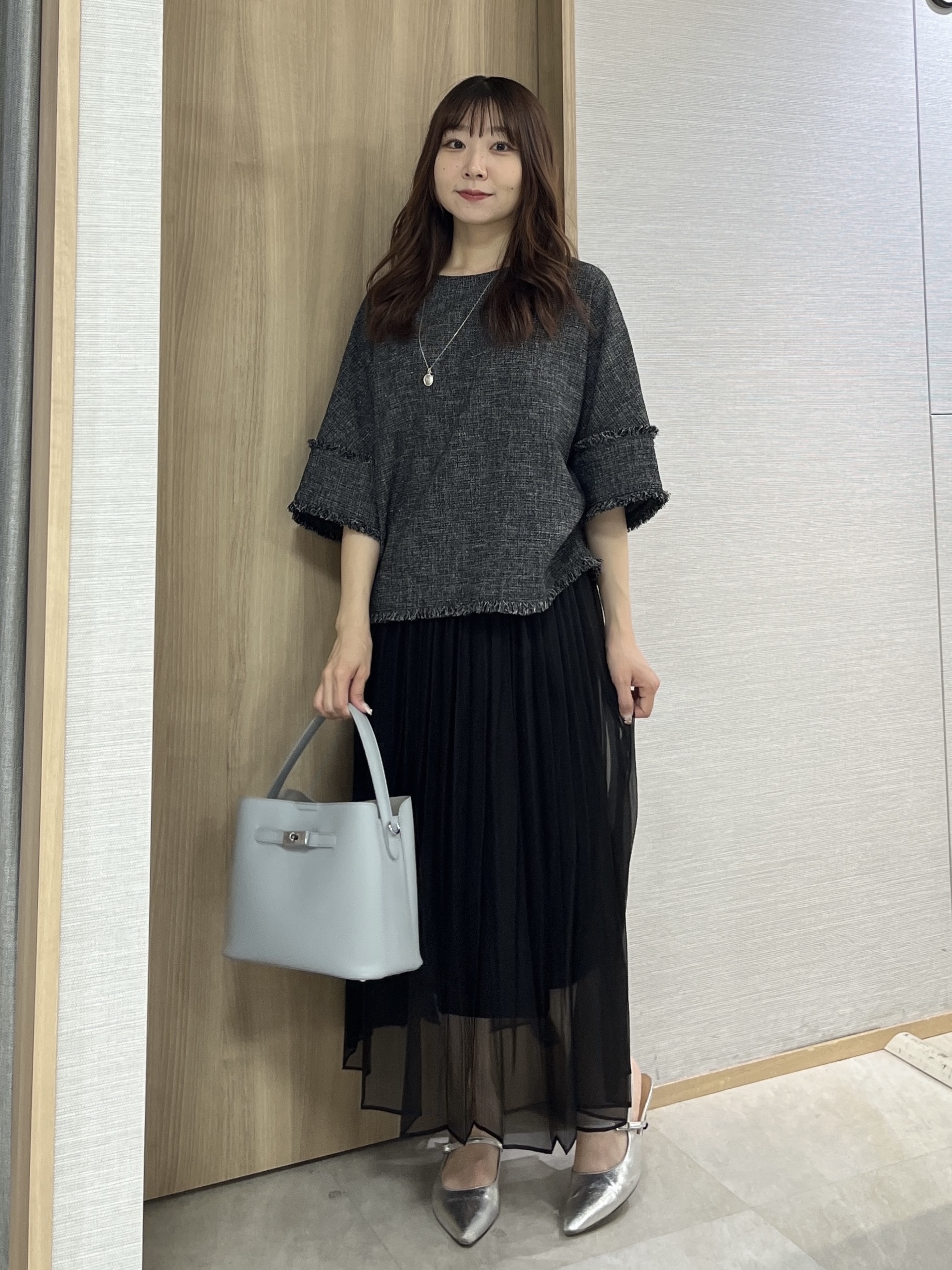 KAHOさんの「UNTITLED｜◆ドライミックスツィードブラウス」を使ったコーディネート