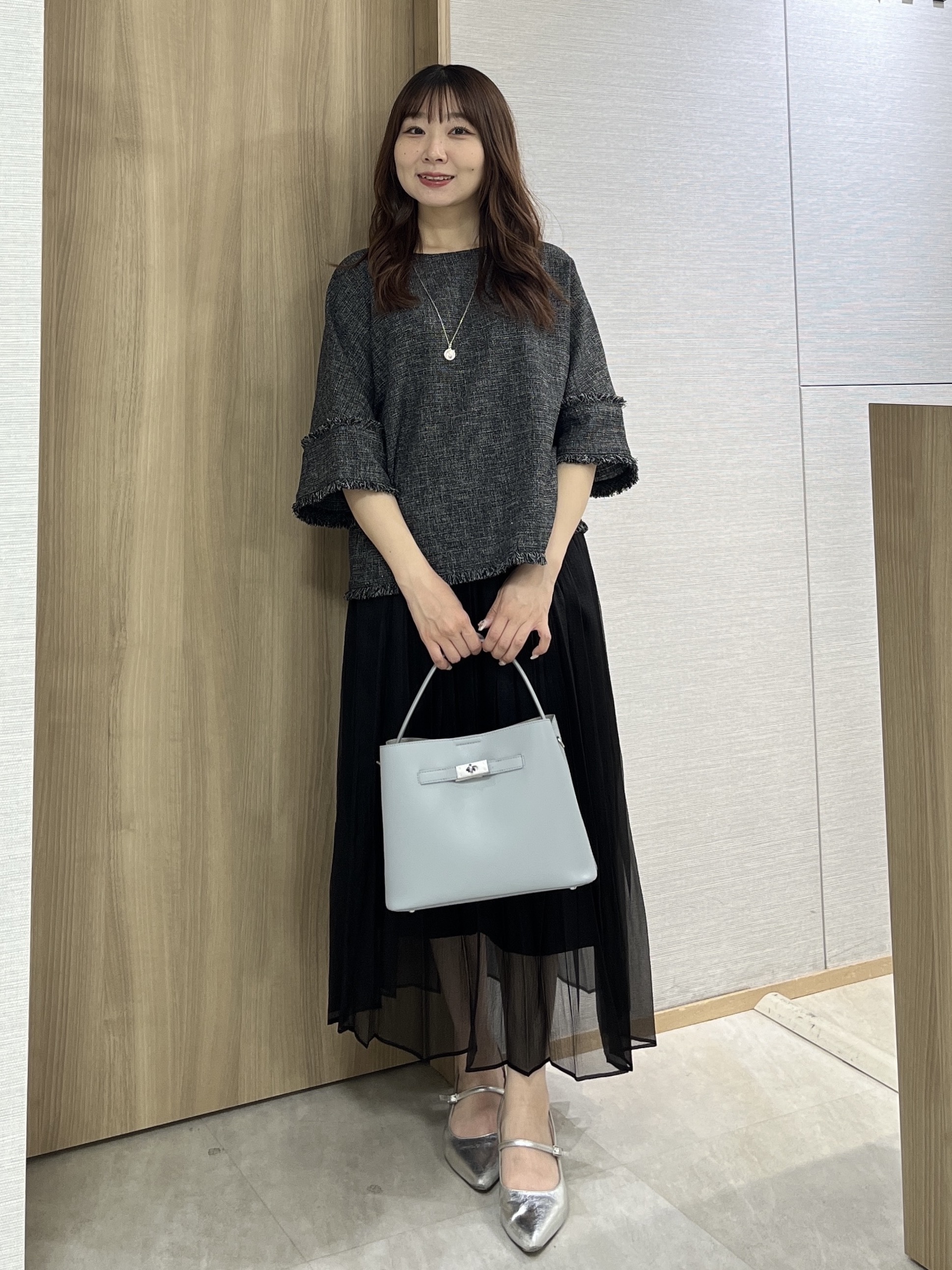 KAHOさんの「UNTITLED｜◆ドライミックスツィードブラウス」を使ったコーディネート