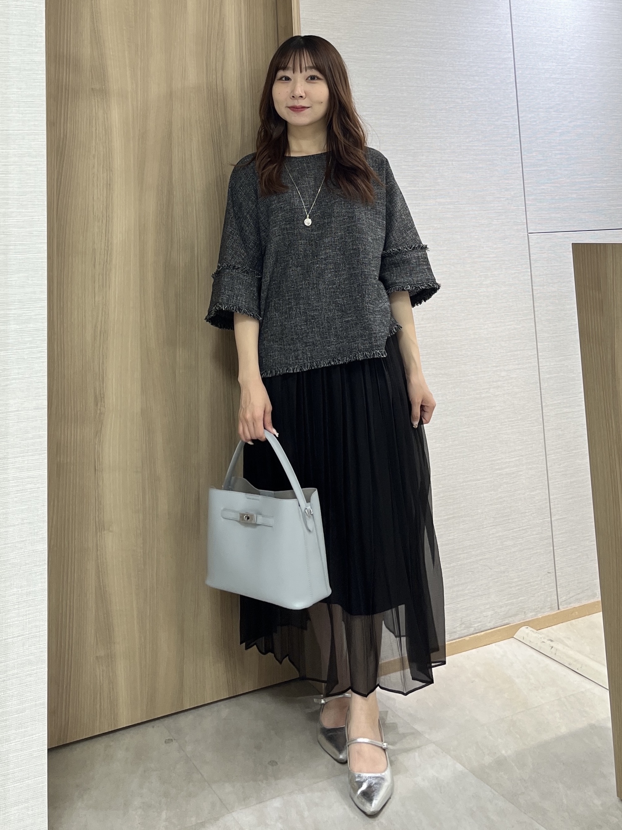 KAHOさんの「UNTITLED｜◆ドライミックスツィードブラウス」を使ったコーディネート