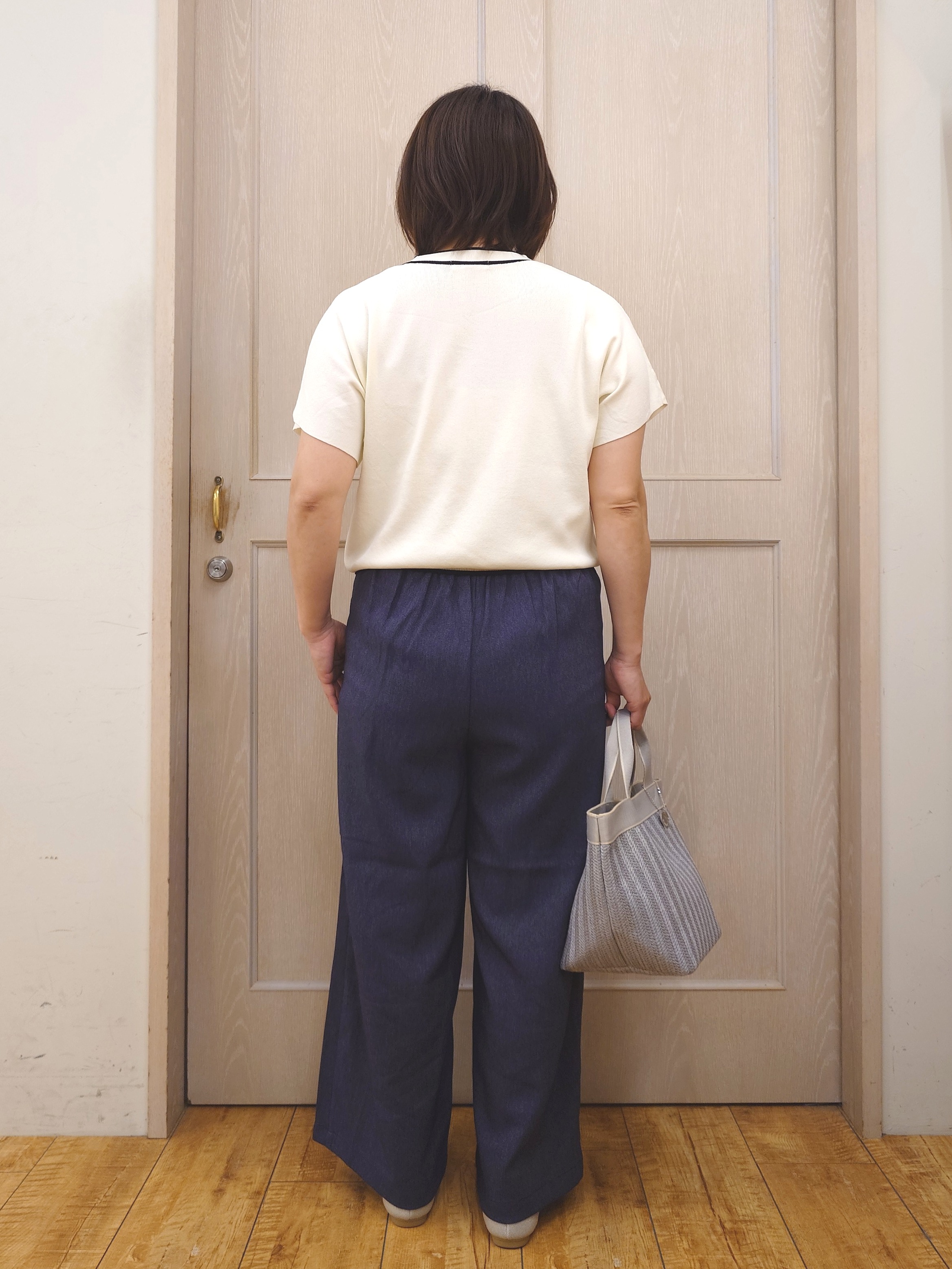 とろろさんの「SHOO･LA･RUE｜【高レビュー/毎日洗える/UV】二の腕も隠せる 配色ボウタイニット」を使ったコーディネート