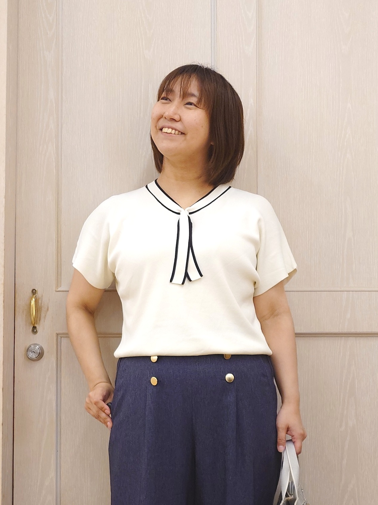 とろろさんの「SHOO･LA･RUE｜【高レビュー/毎日洗える/UV】二の腕も隠せる 配色ボウタイニット」を使ったコーディネート