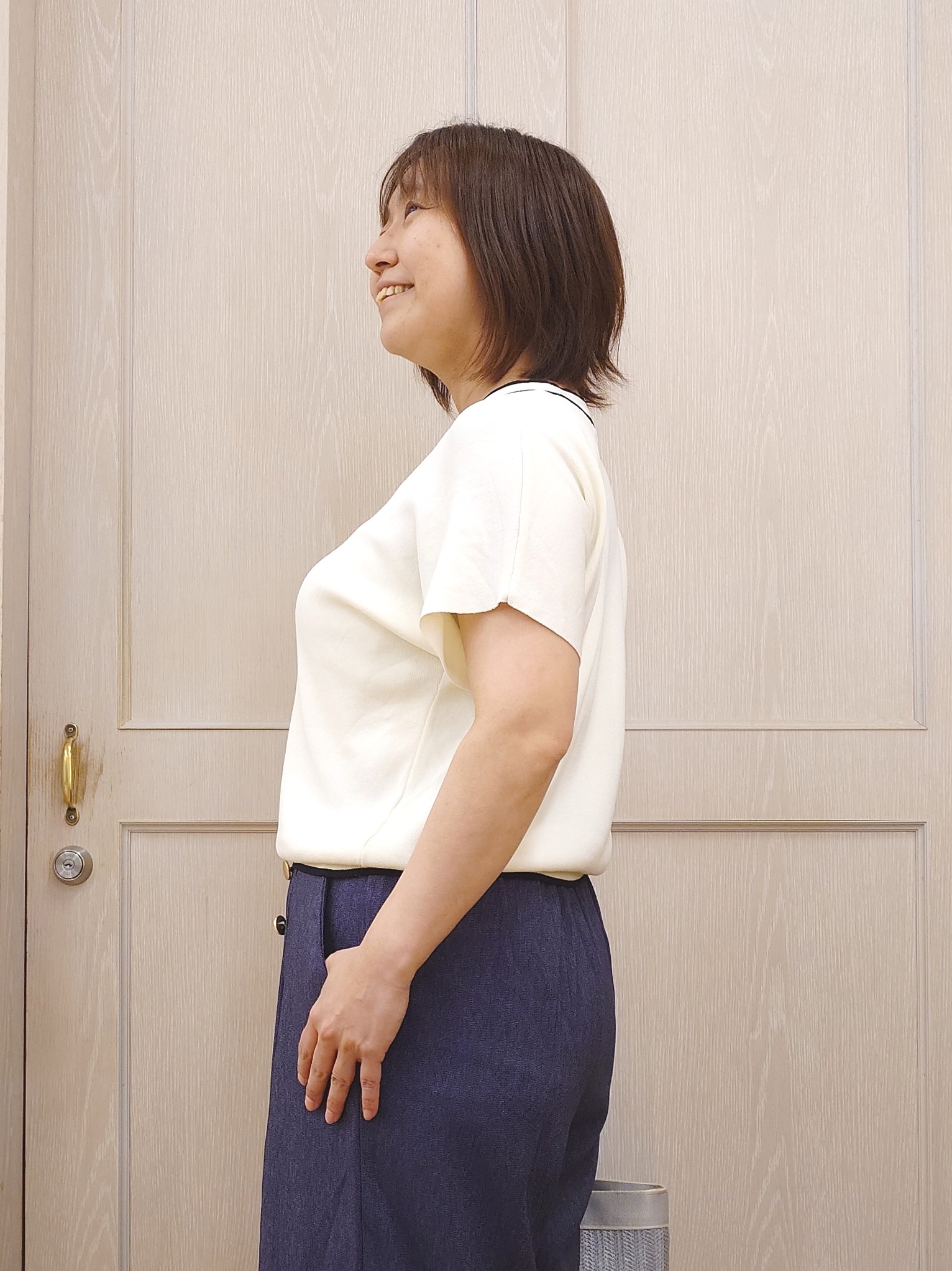 とろろさんの「SHOO･LA･RUE｜【高レビュー/毎日洗える/UV】二の腕も隠せる 配色ボウタイニット」を使ったコーディネート