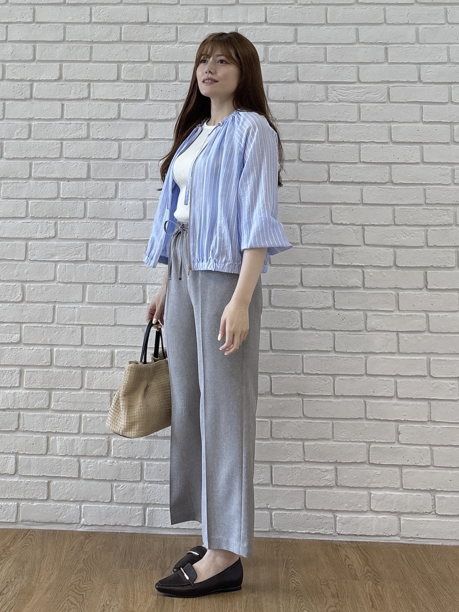sayaさんの「grove｜気温調整にも◎ブラウス感覚で羽織れるシアーブルゾン」を使ったコーディネート