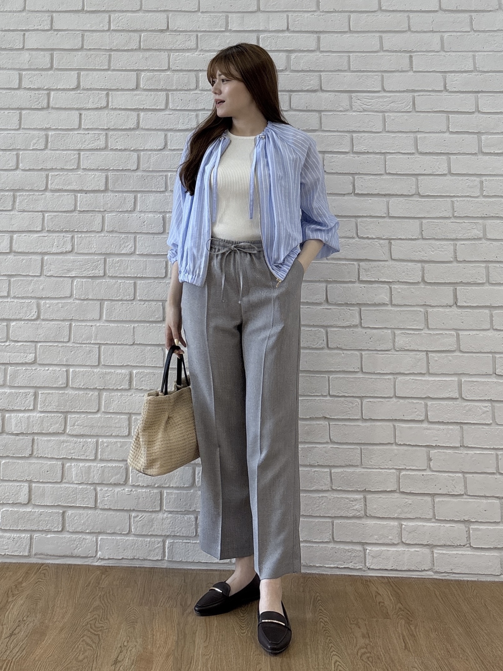 sayaさんの「grove｜気温調整にも◎ブラウス感覚で羽織れるシアーブルゾン」を使ったコーディネート