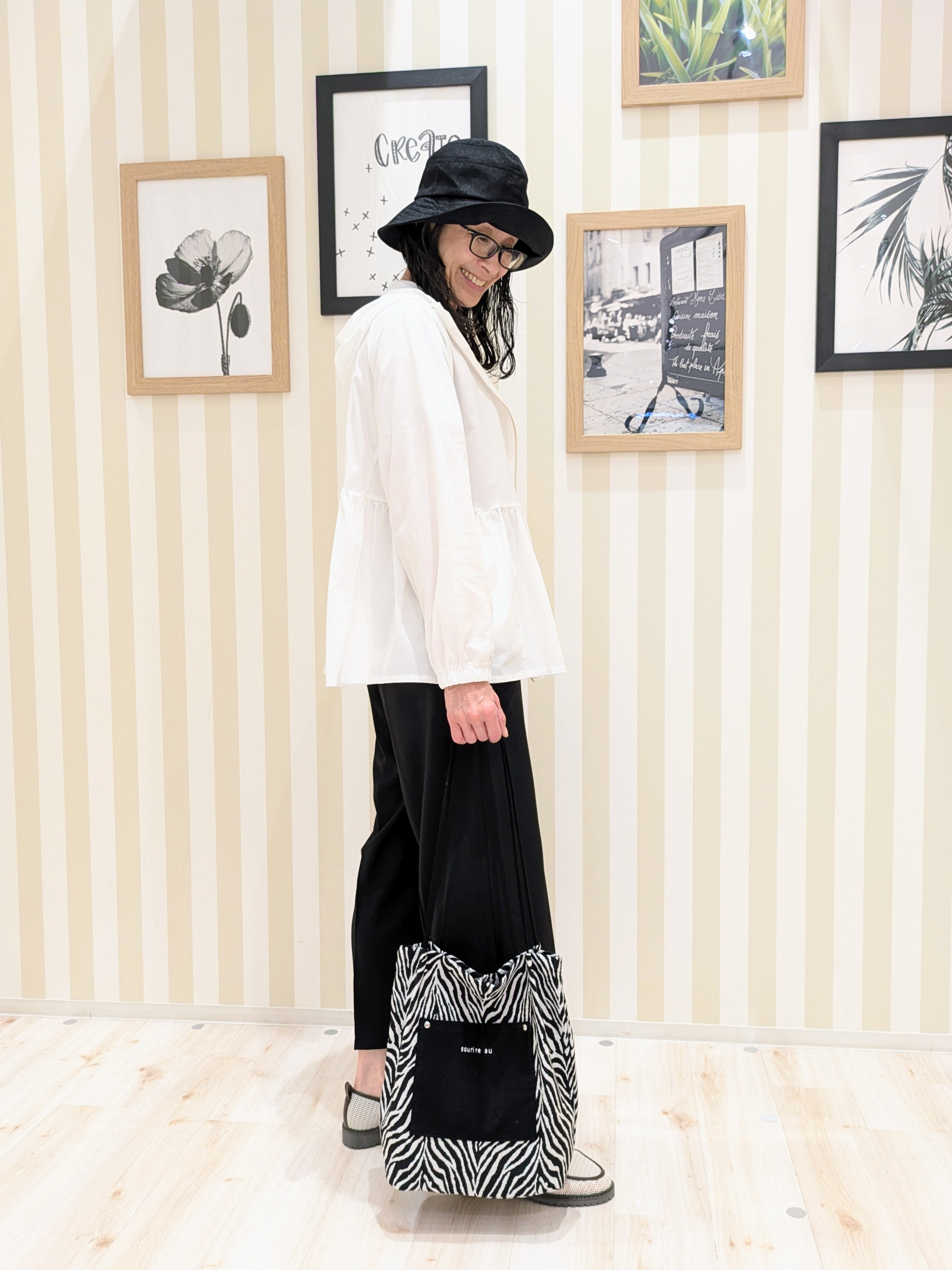 Mikiさんの「SHOO･LA･RUE｜【S-LL/体型カバー】日焼け対策にも女性らしさを UVカットペプラムパーカ」を使ったコーディネート