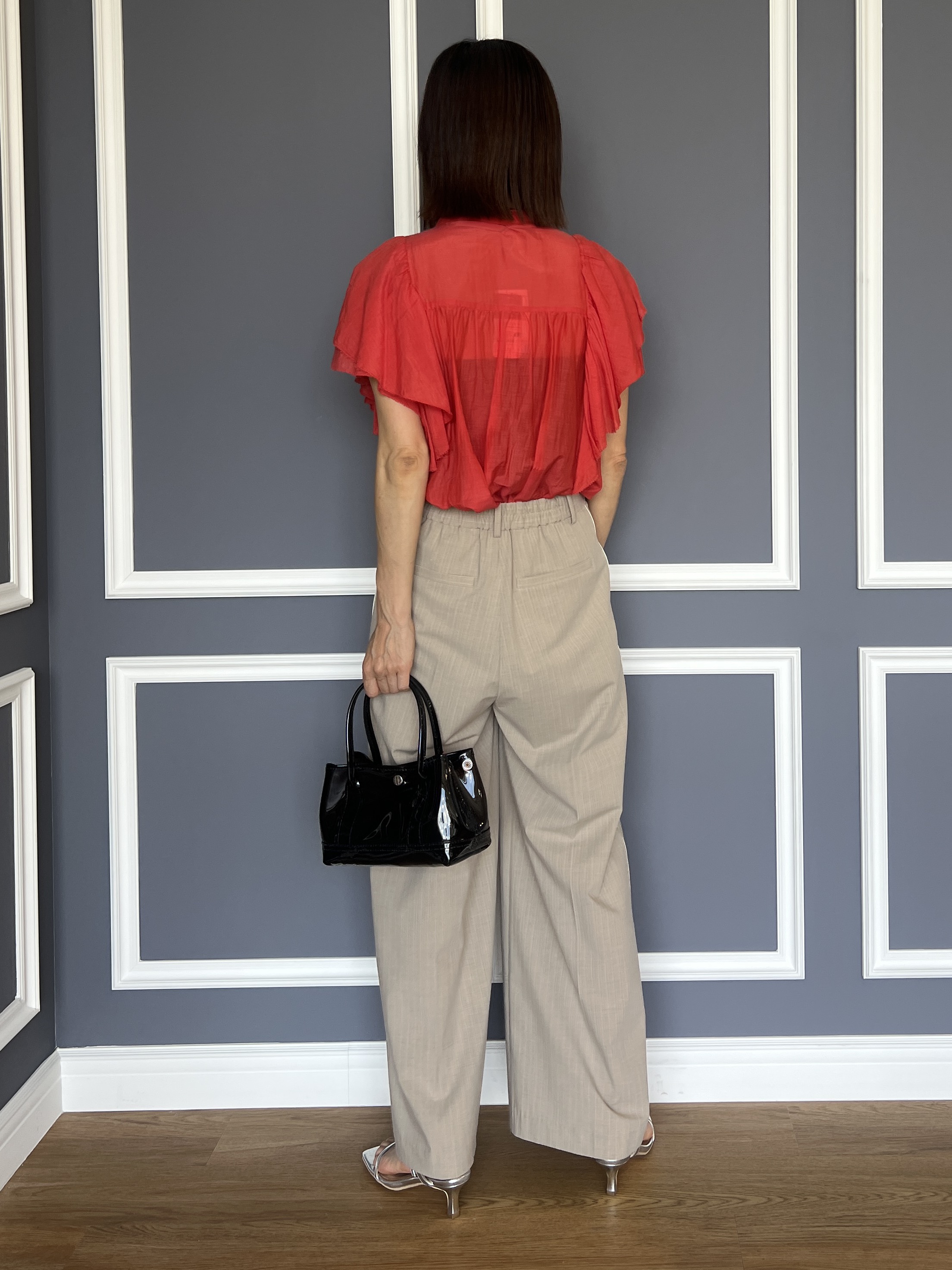misaさんの「DRESSTERIOR｜コットンシルク ラッフルスリーブ ブラウス」を使ったコーディネート