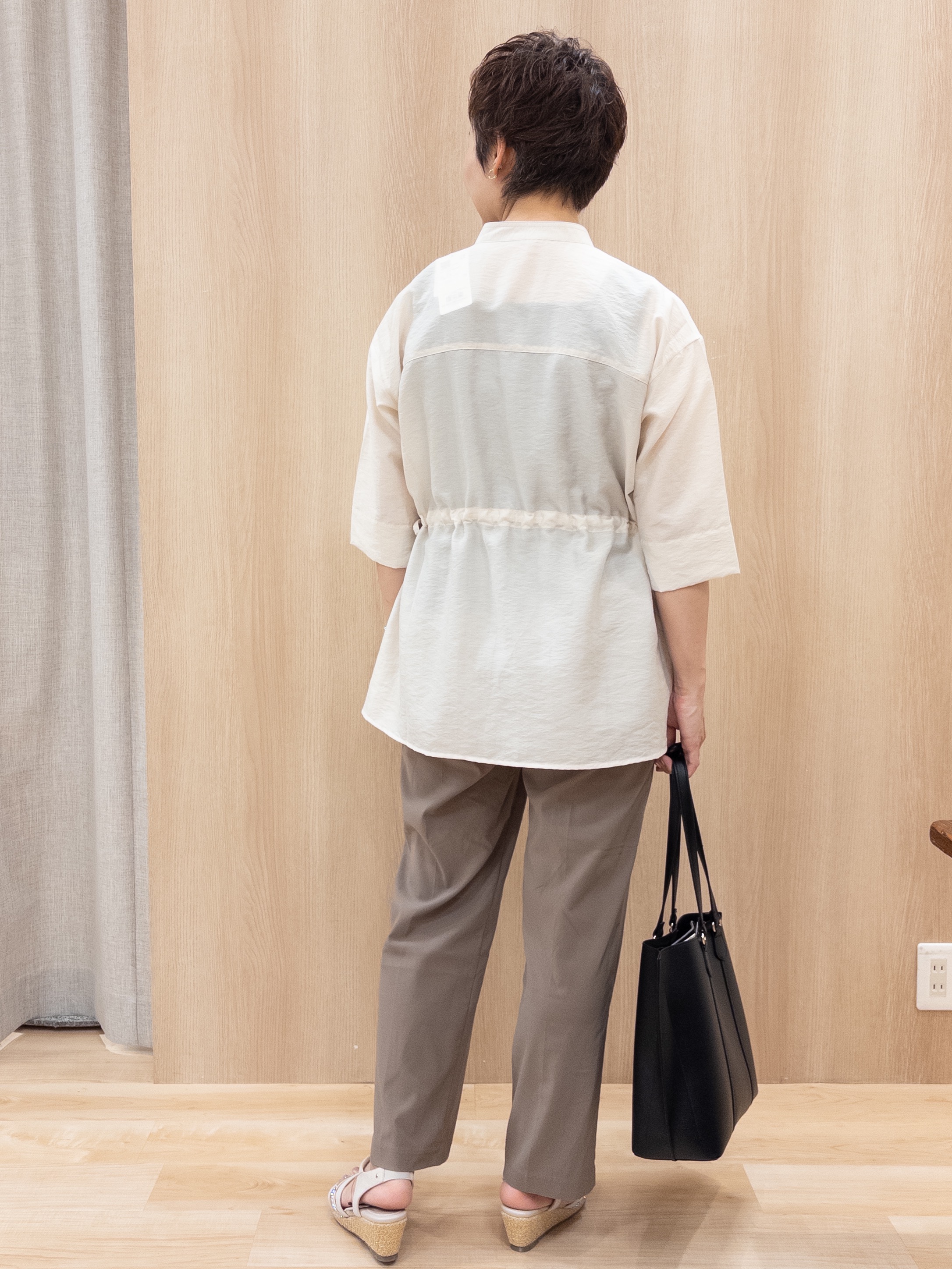 シュウコさんの「grove｜5分袖ver登場！【体型カバー・洗える】シアーサファリシャツジャケット」を使ったコーディネート