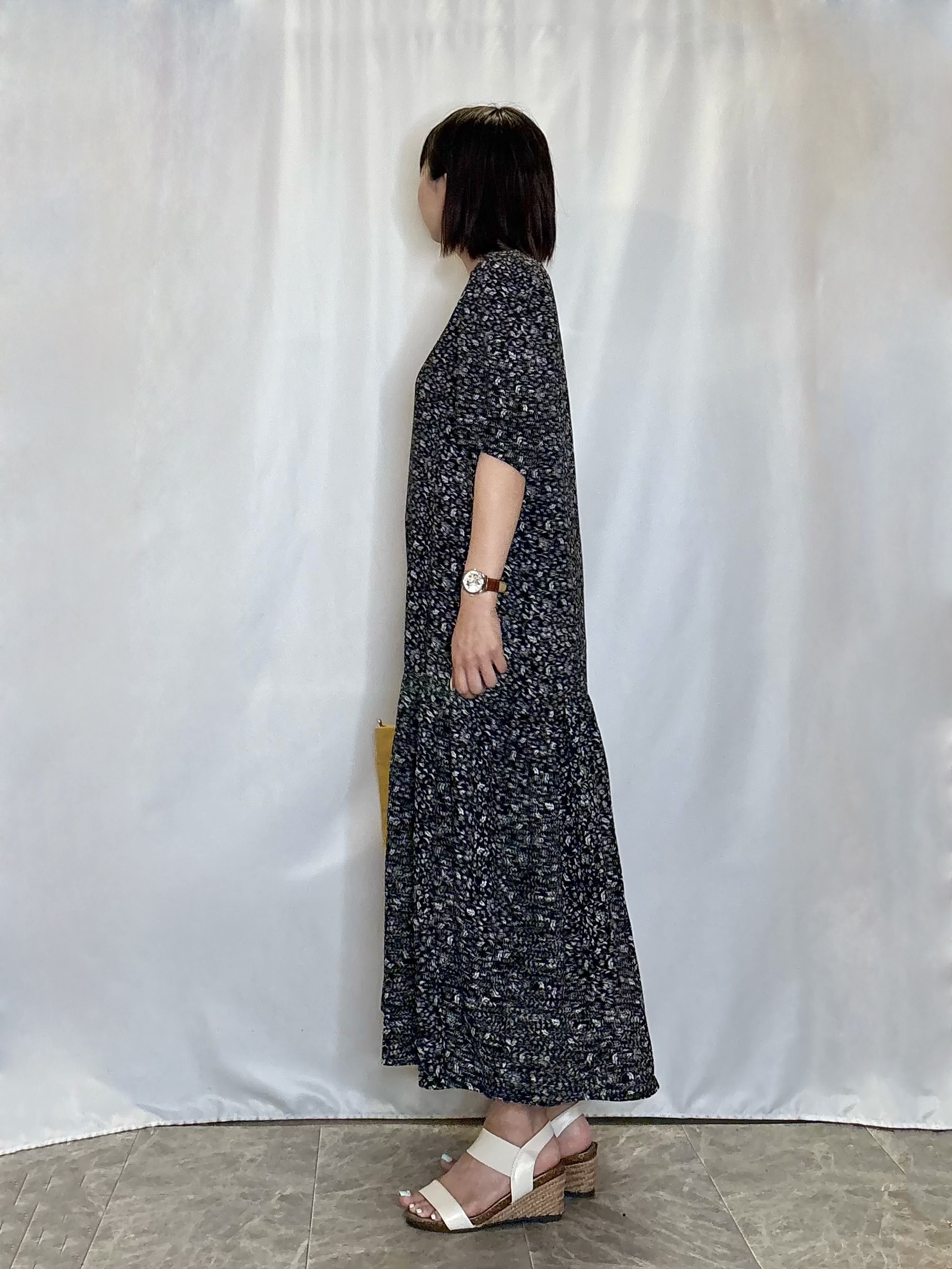 ネリさんの「SHOO･LA･RUE｜花柄ティアードワンピース」を使ったコーディネート