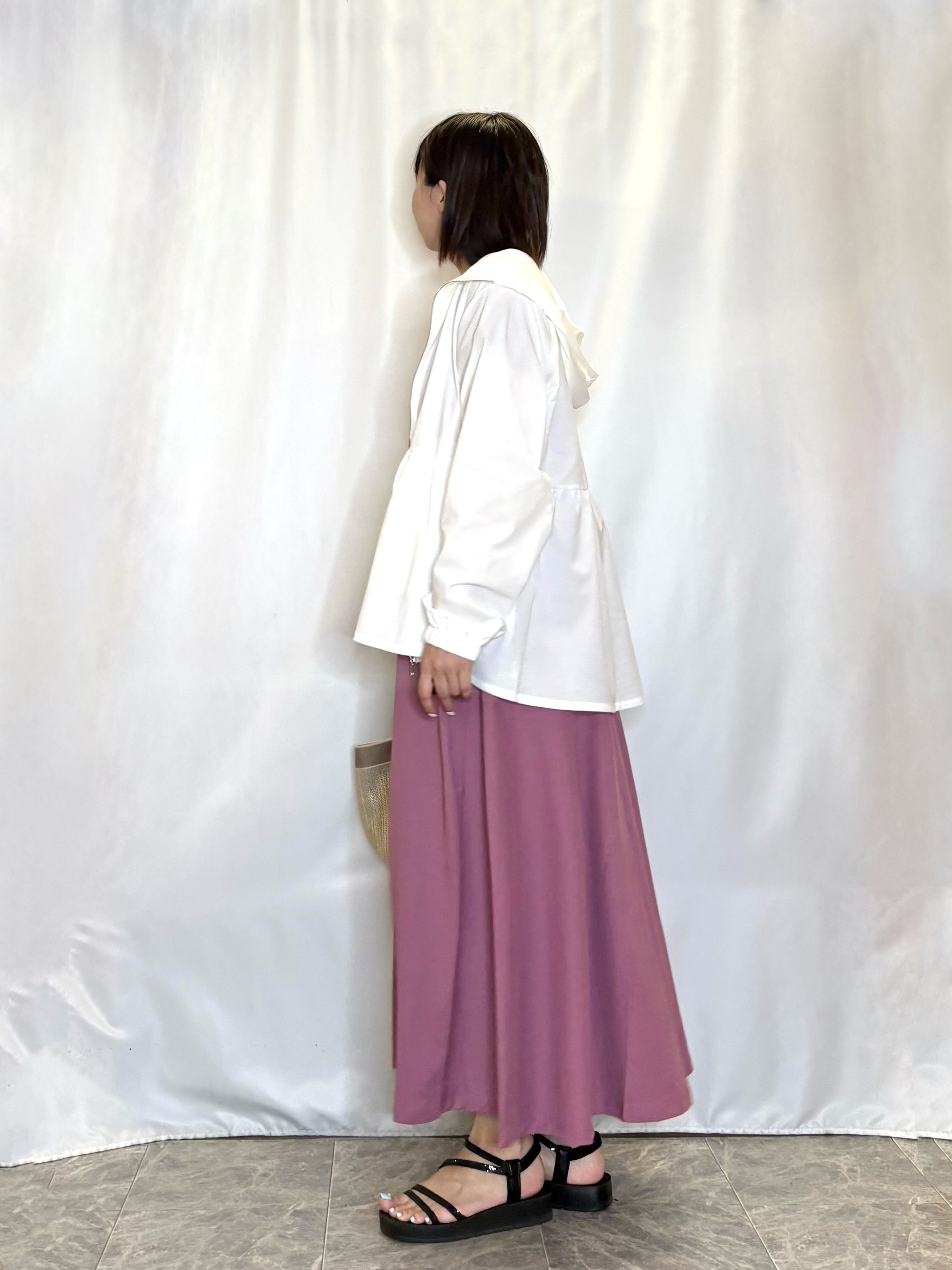 ネリさんの「SHOO･LA･RUE｜【S-LL/体型カバー】日焼け対策にも女性らしさを UVカットペプラムパーカ」を使ったコーディネート