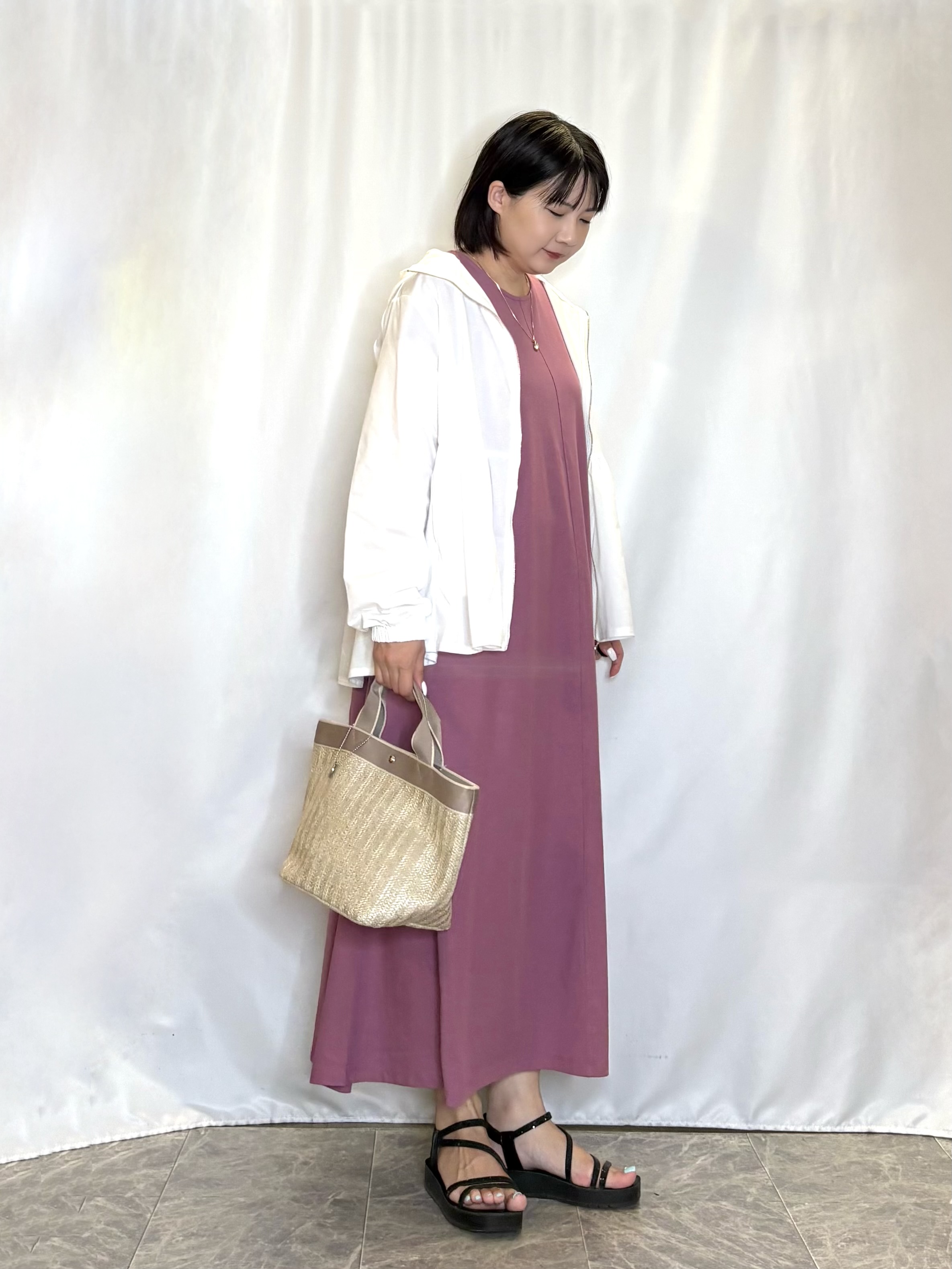 ネリさんの「SHOO･LA･RUE｜【S-LL/体型カバー】日焼け対策にも女性らしさを UVカットペプラムパーカ」を使ったコーディネート