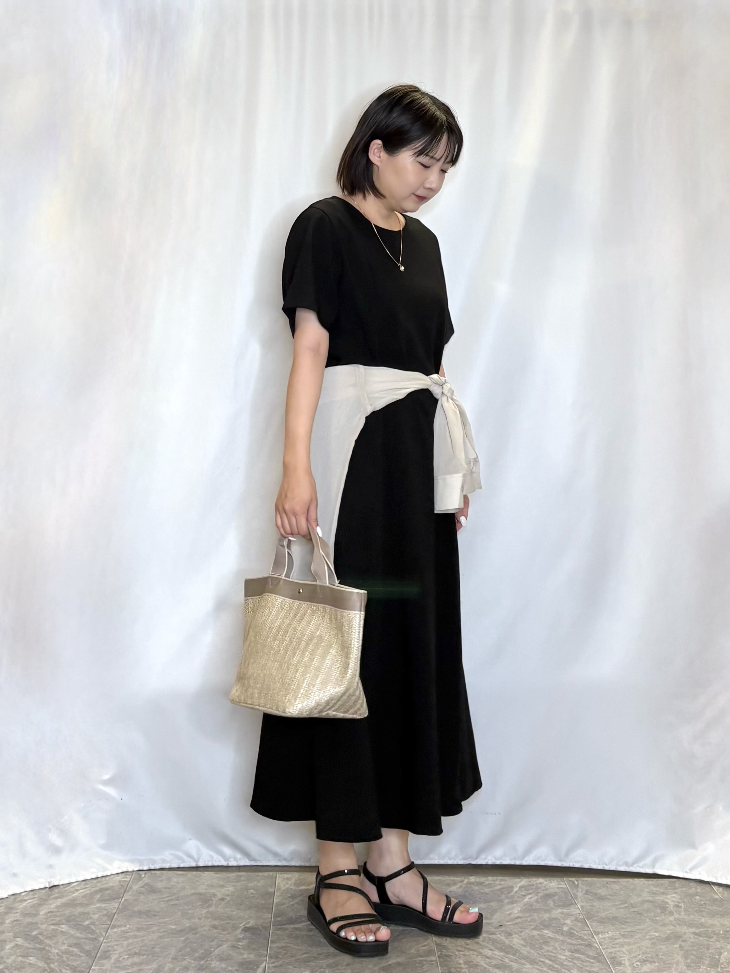 ネリさんの「SHOO･LA･RUE｜【洗濯機可】ダブルポケット 楊柳しぼしぼシアーシャツ」を使ったコーディネート