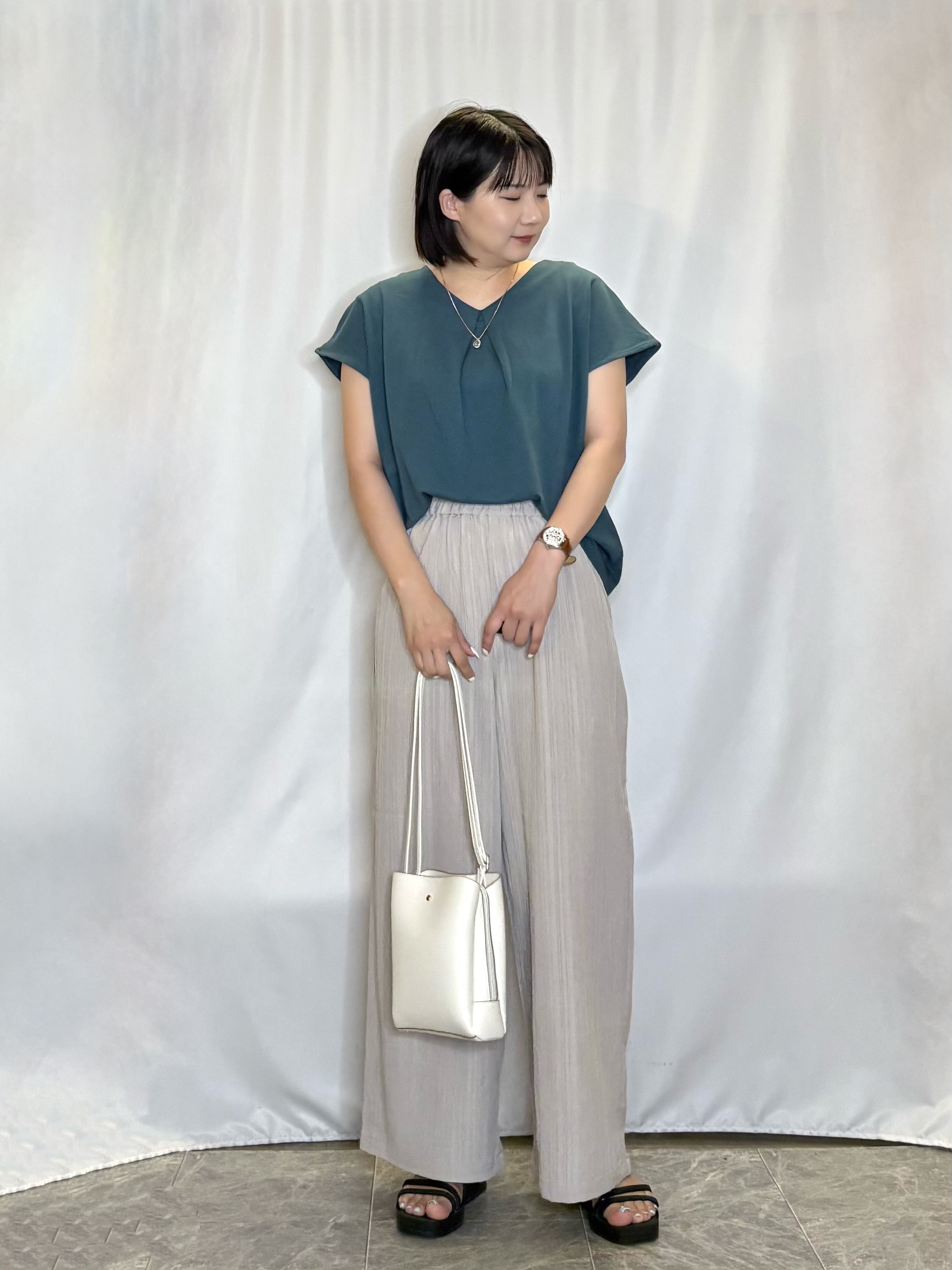 ネリさんの「SHOO･LA･RUE｜【前後2WAY/S-LL/洗濯機可】楽に着られて好印象 やわらかトップス」を使ったコーディネート
