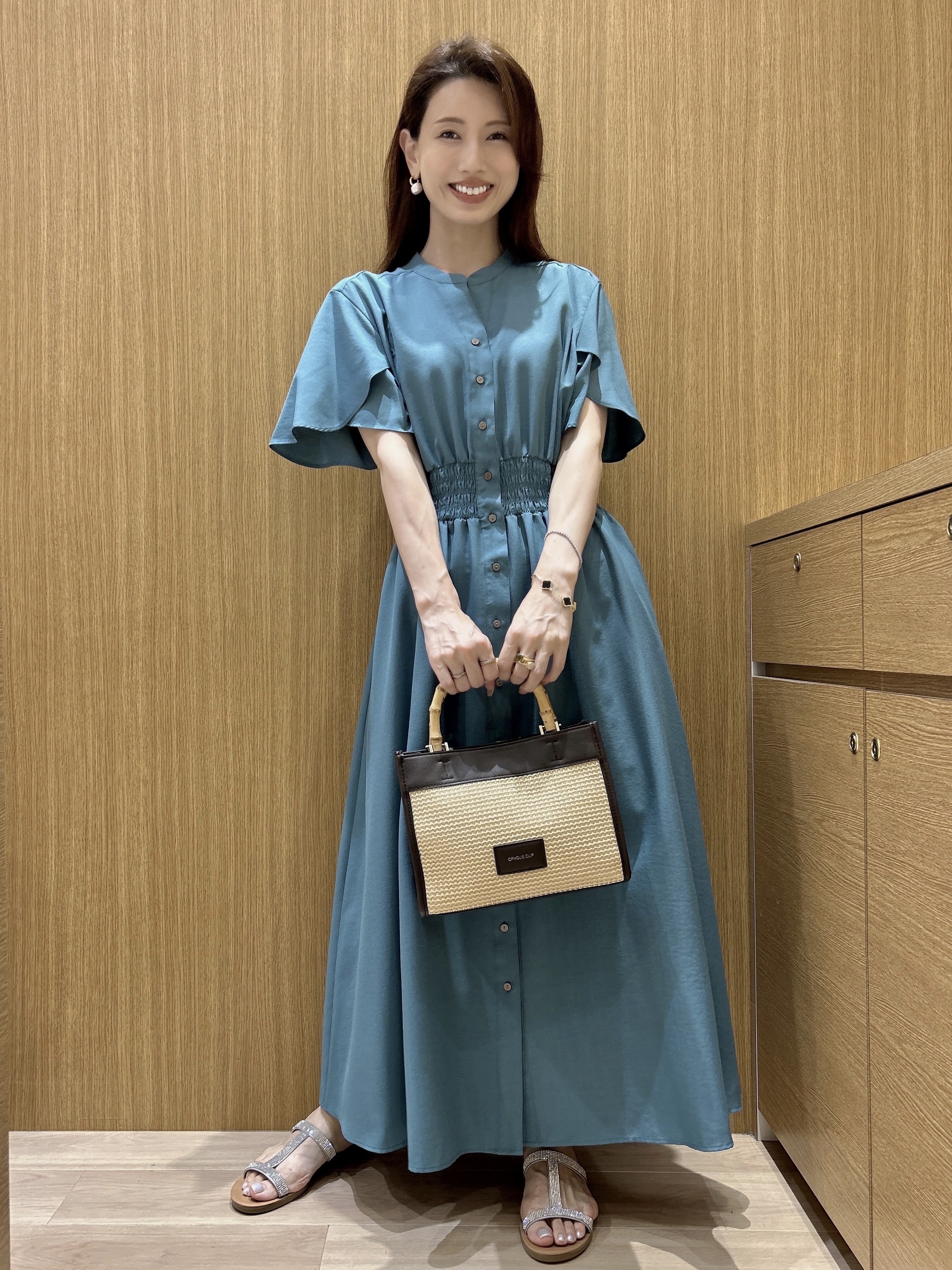 maiさんの「OPAQUE.CLIP｜スキッパーシャツワンピース【洗濯機OK／イージーアイロン】」を使ったコーディネート