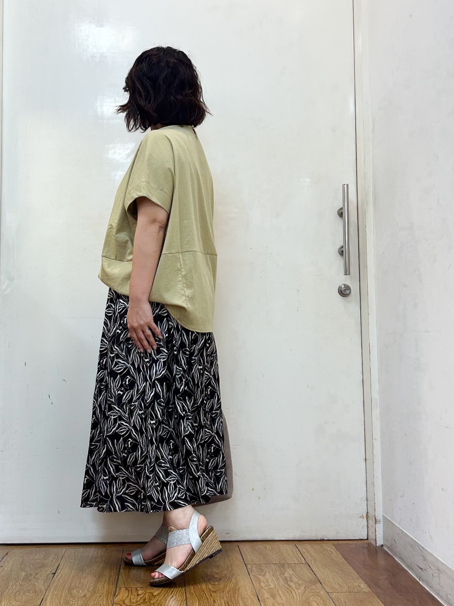 haruさんの「SHOO･LA･RUE｜【洗濯機可/セットアップ可】軽凛(かろりん) シンプル上品 切替コクーントップス」を使ったコーディネート