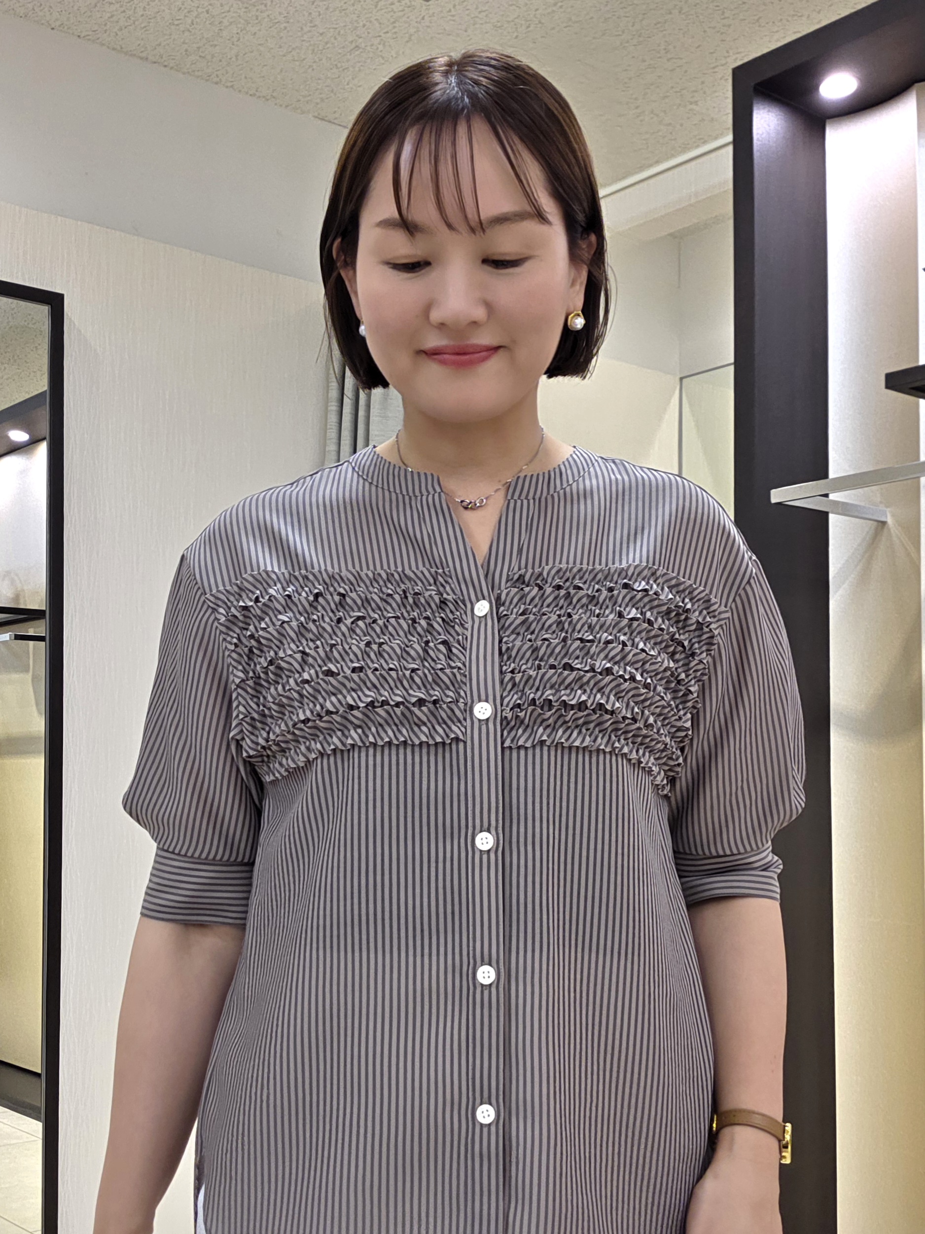 naokoさんの「UNTITLED｜【接触冷感/通気性/洗える】フロントフリルブラウス」を使ったコーディネート