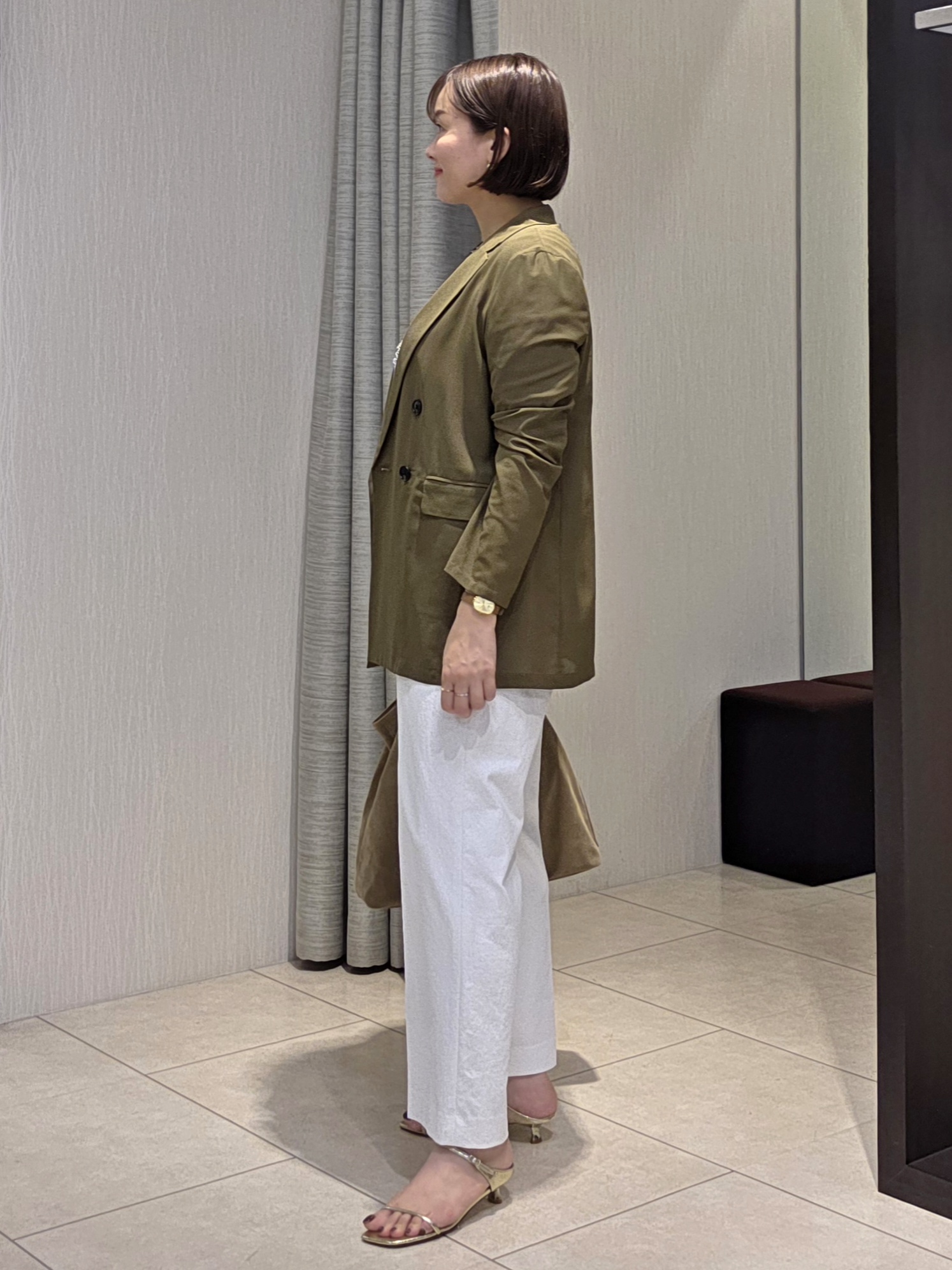 naokoさんの「UNTITLED｜【接触冷感/通気性/洗える】Vネックフリルブラウス」を使ったコーディネート