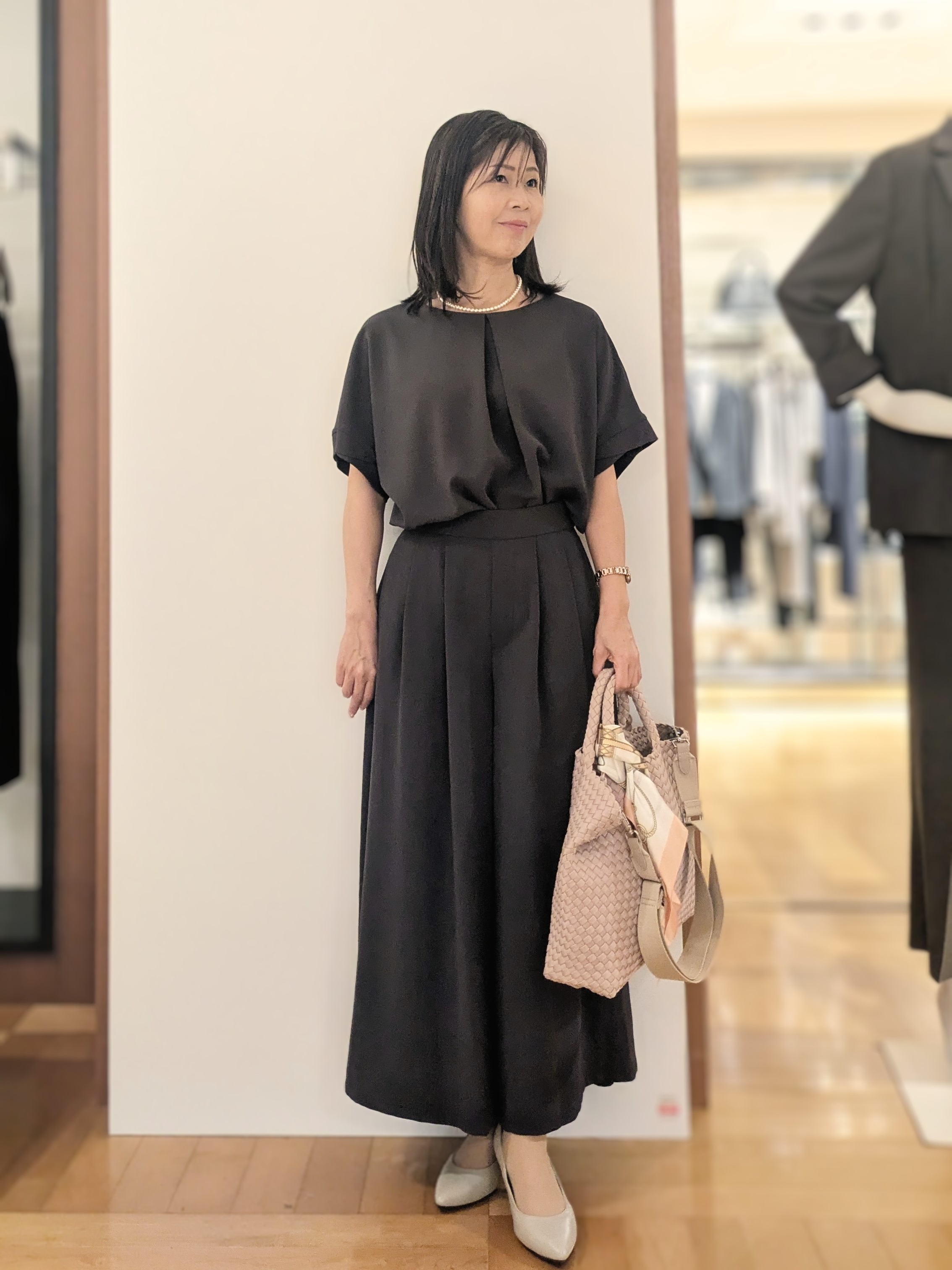 laverさんの「UNTITLED｜【接触冷感/通気性/洗える】フロントフリルブラウス」を使ったコーディネート