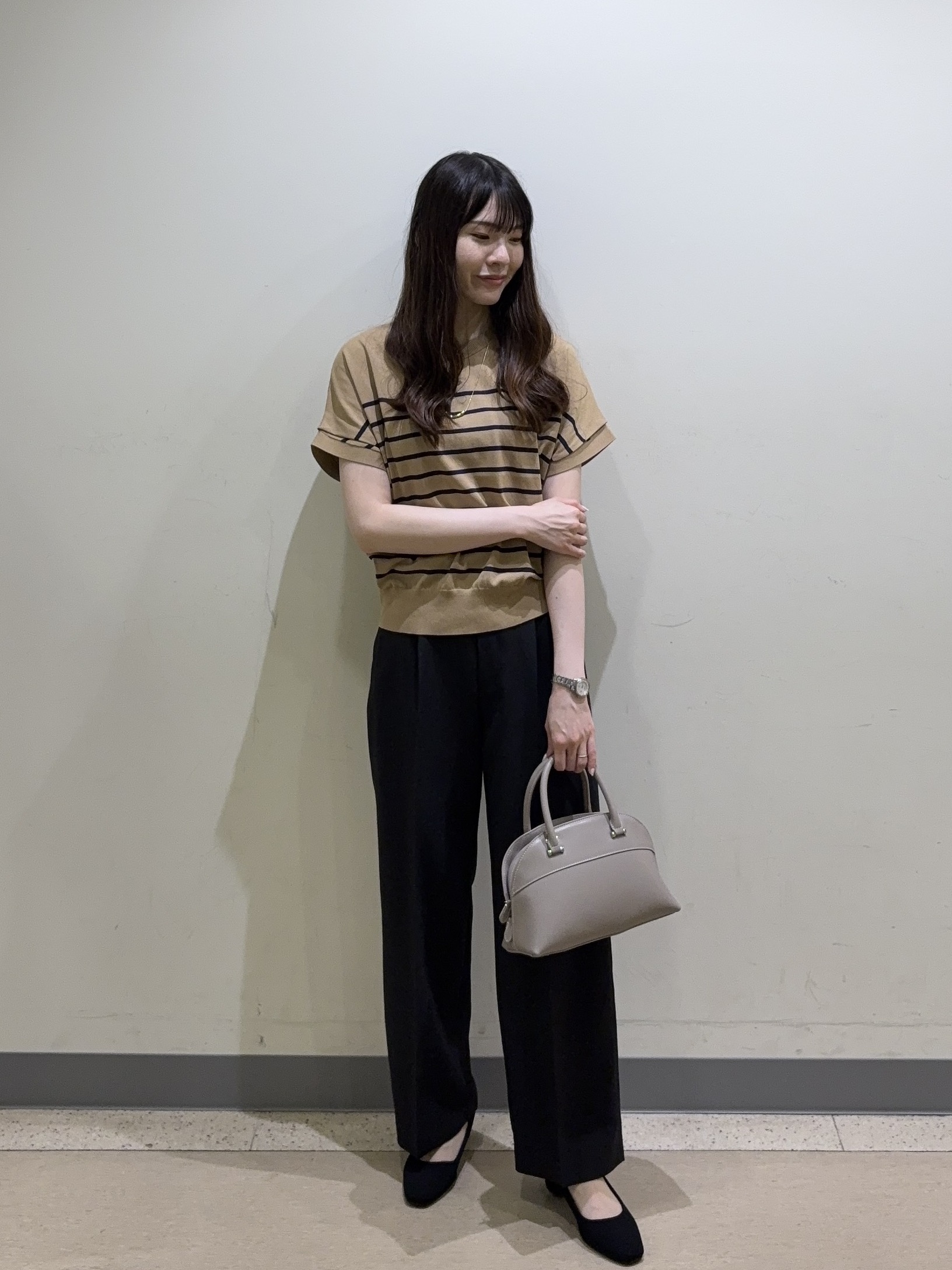 mayuさんの「UNTITLED｜【肌に張りつきにくい/前後2WAY】ドライタッチコットンプルオーバー」を使ったコーディネート