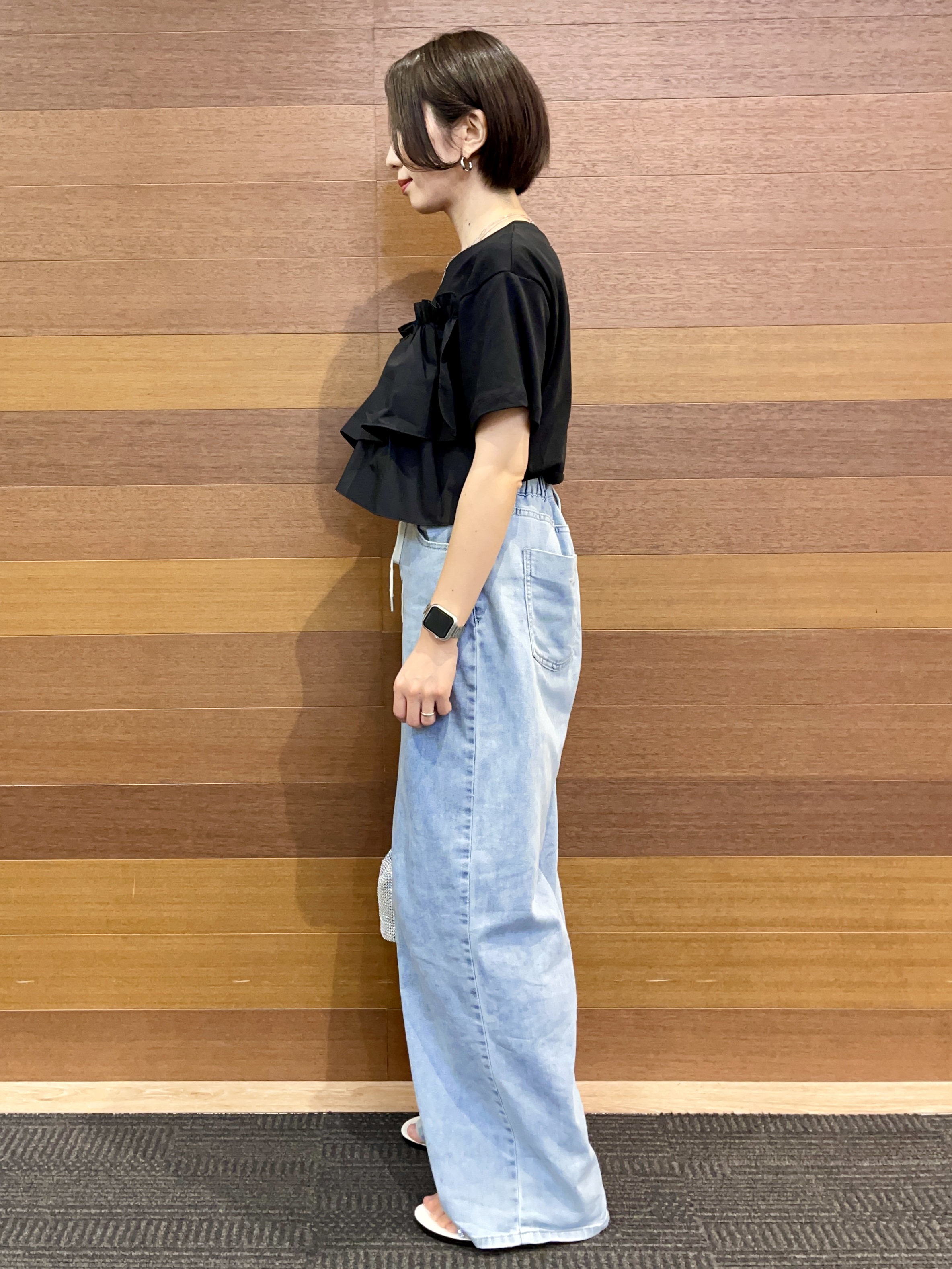 umiさんの「OPAQUE.CLIP｜【接触冷感】アシメフリルドッキングカットソー《洗濯機OK》」を使ったコーディネート