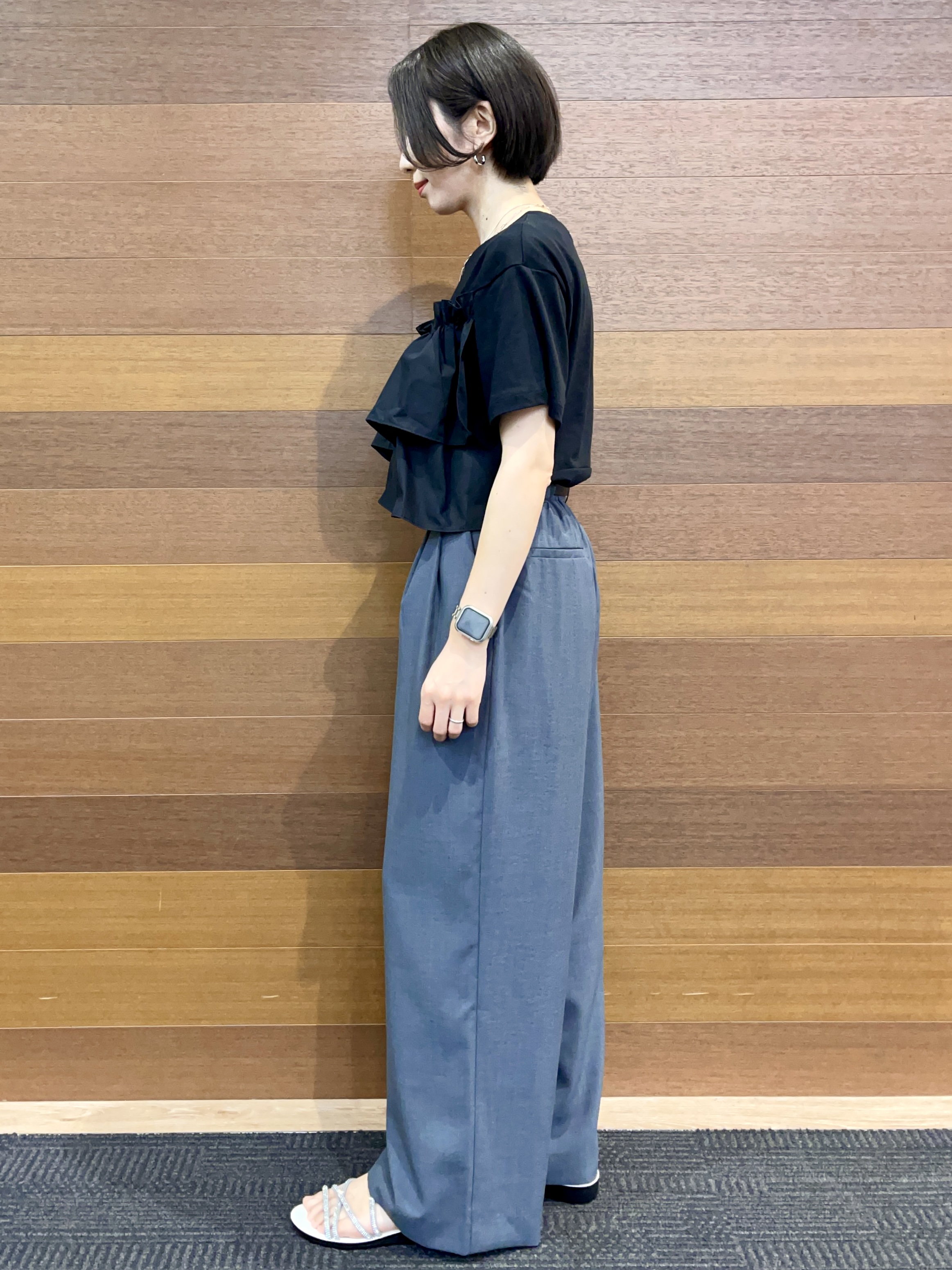 umiさんの「OPAQUE.CLIP｜【接触冷感】アシメフリルドッキングカットソー《洗濯機OK》」を使ったコーディネート