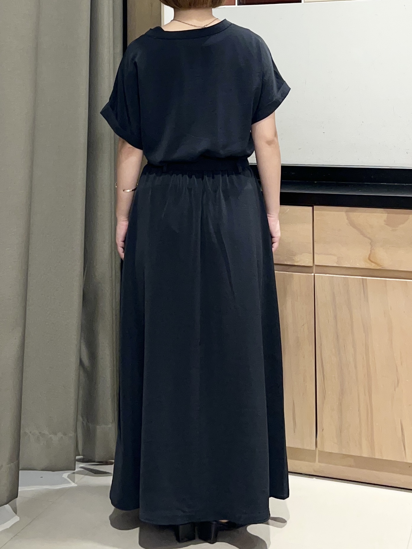かのさんの「THE SHOP TK｜【M-XL/防しわ/UV】やみつきになる とろみスキッパーワンピース」を使ったコーディネート