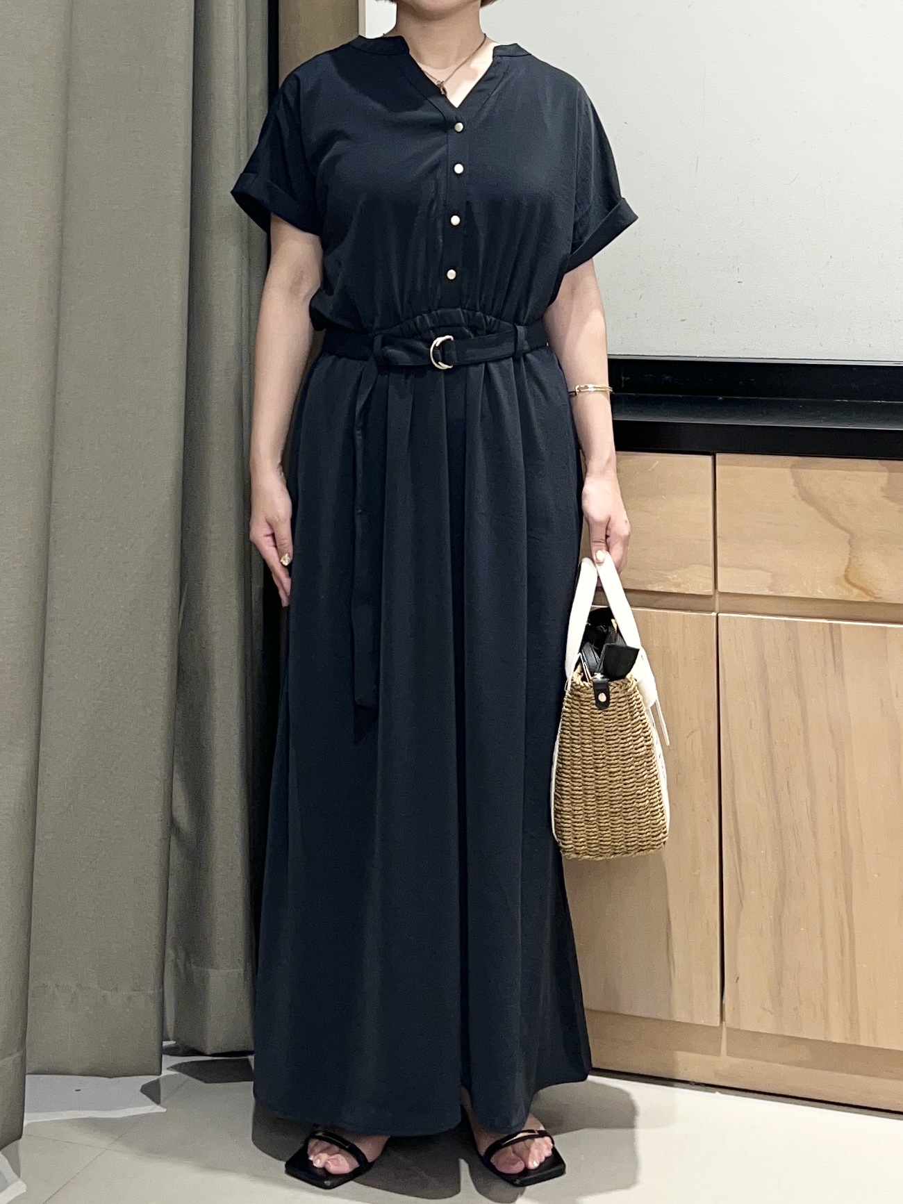 かのさんの「THE SHOP TK｜【M-XL/防しわ/UV】やみつきになる とろみスキッパーワンピース」を使ったコーディネート