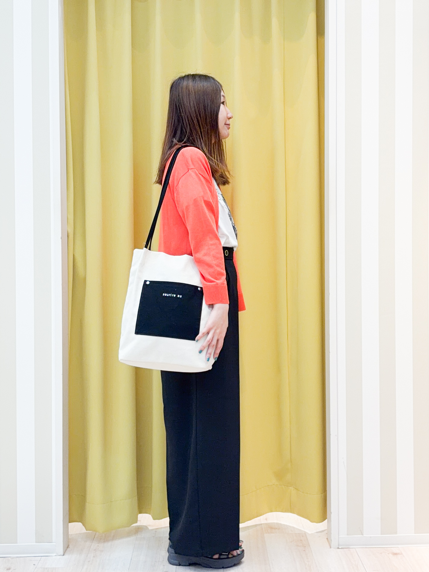 shioriさんの「SHOO･LA･RUE｜【洗濯機可/S-LL】オンにもオフにも マルチに使えるボタンレスカーディガン」を使ったコーディネート