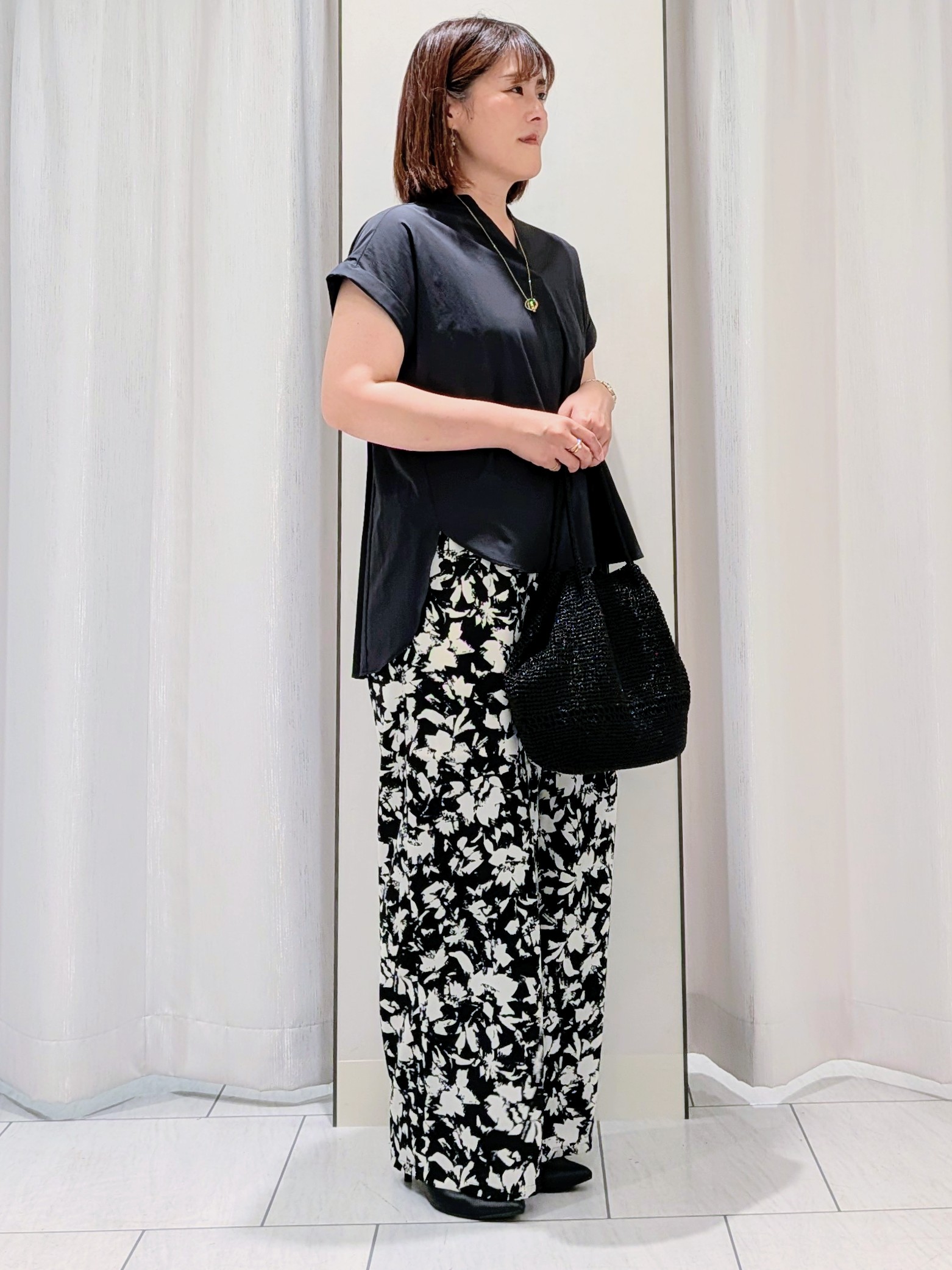Onumaさんの「UNTITLED｜【吸水速乾/接触冷感】バックプリーツデザインブラウス」を使ったコーディネート