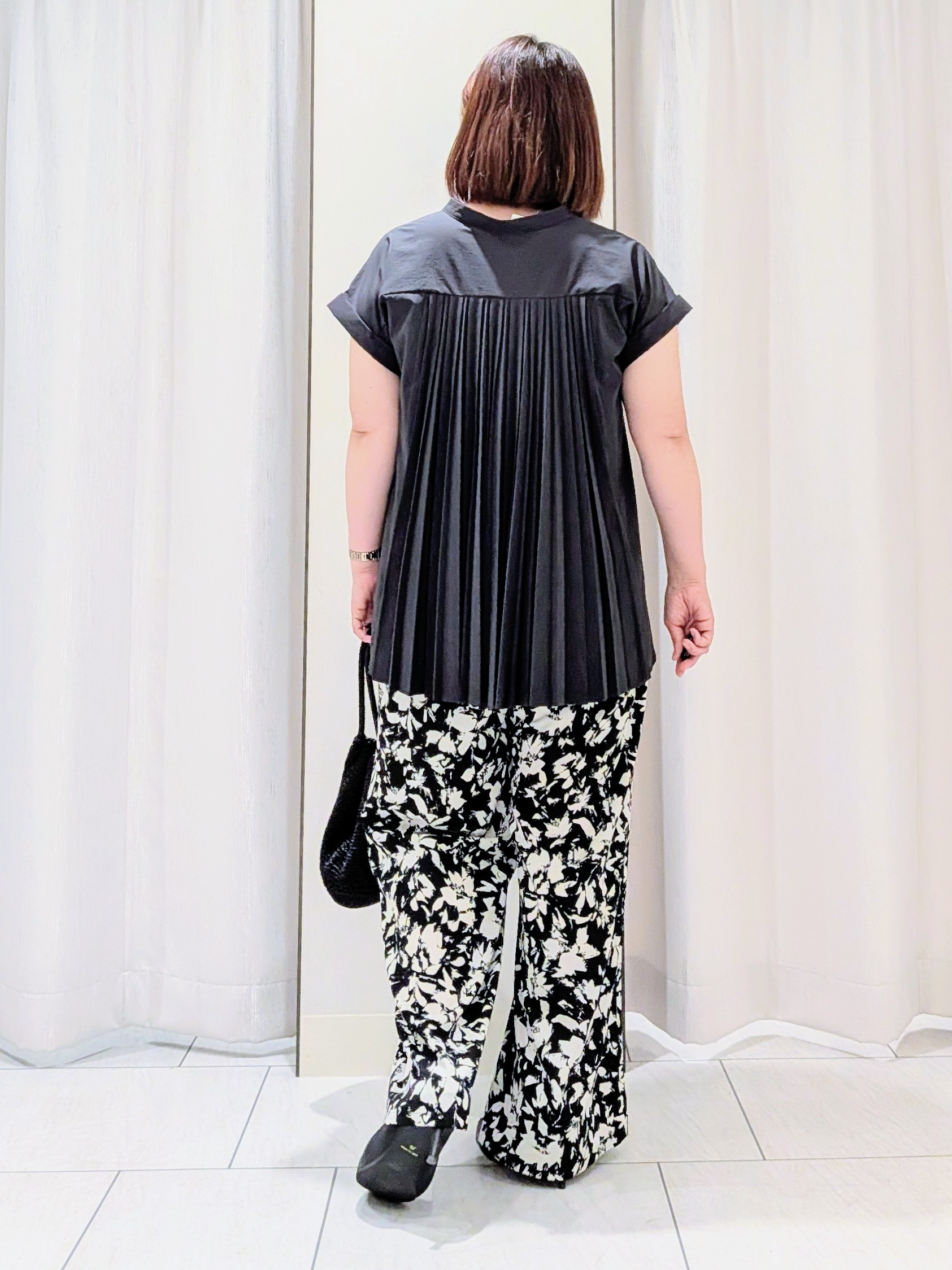 Onumaさんの「UNTITLED｜【吸水速乾/接触冷感】バックプリーツデザインブラウス」を使ったコーディネート